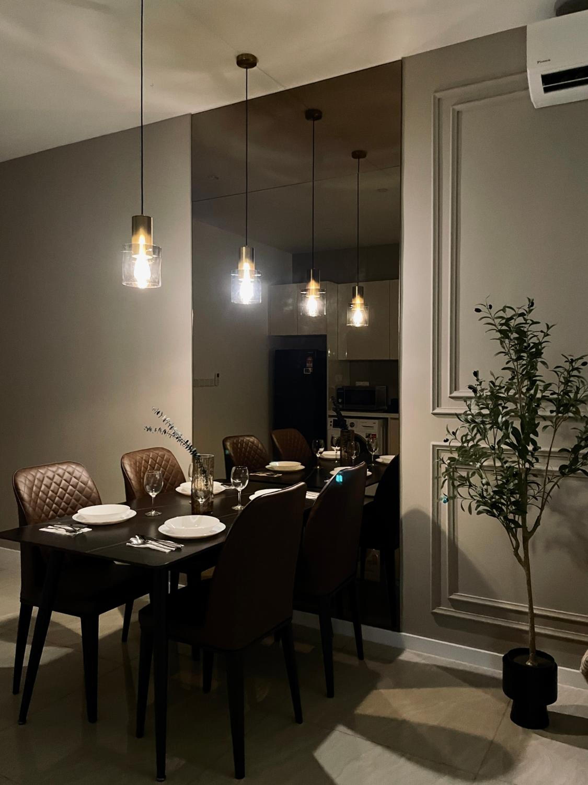 Quill Residence Luxury 3Pax Designer Suite by Hausome