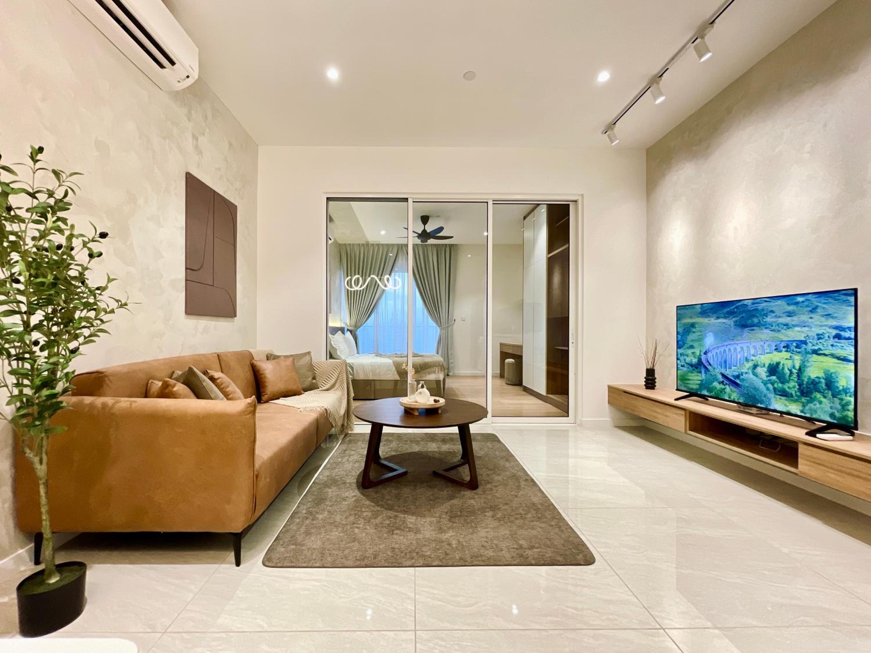Quill Residence Luxury 3Pax Designer Suite by Hausome
