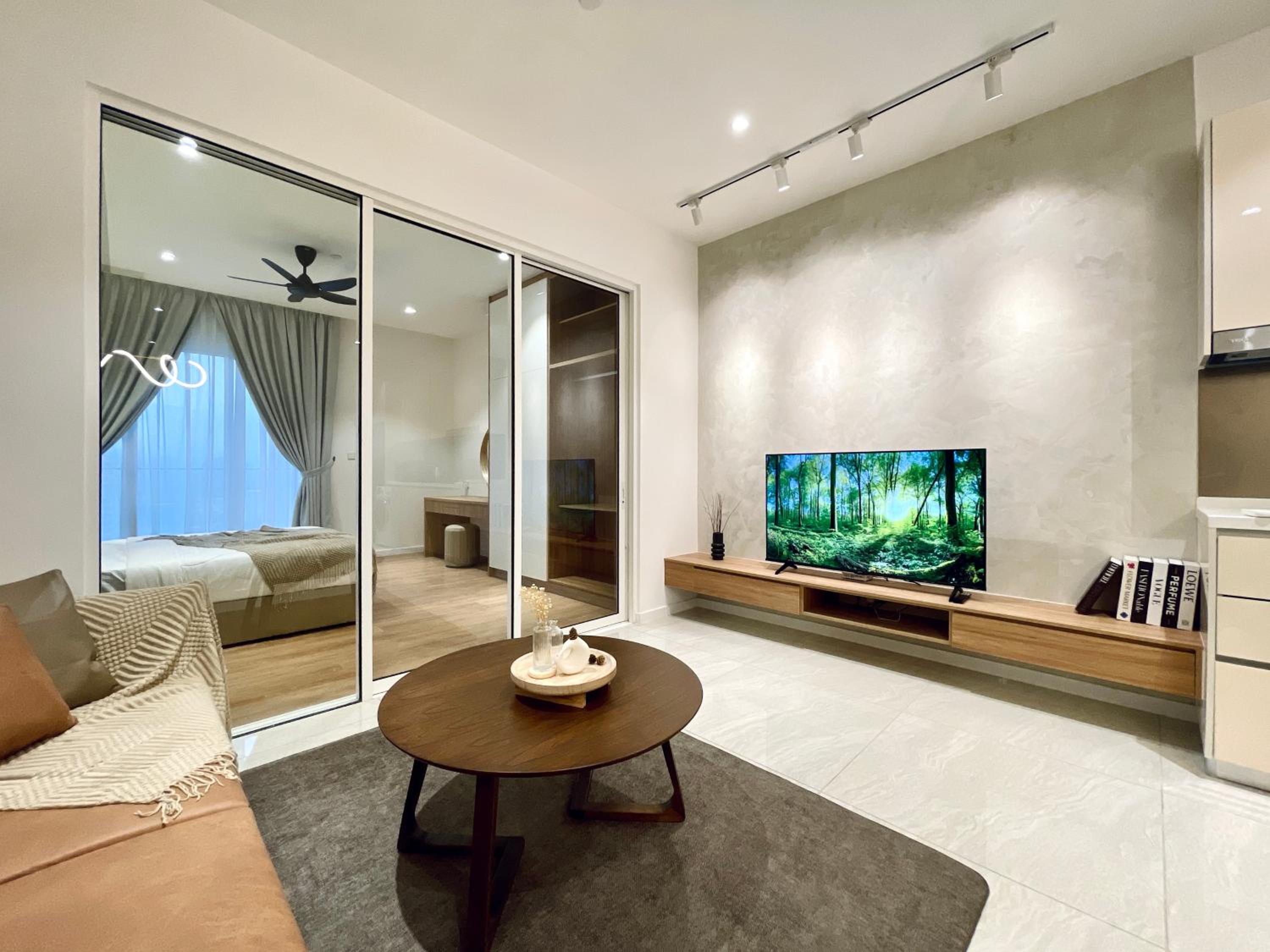 Quill Residence Luxury 3Pax Designer Suite by Hausome