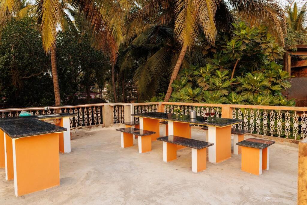 4 Rooms, 5 Mins from beach, with Pool Table view 4