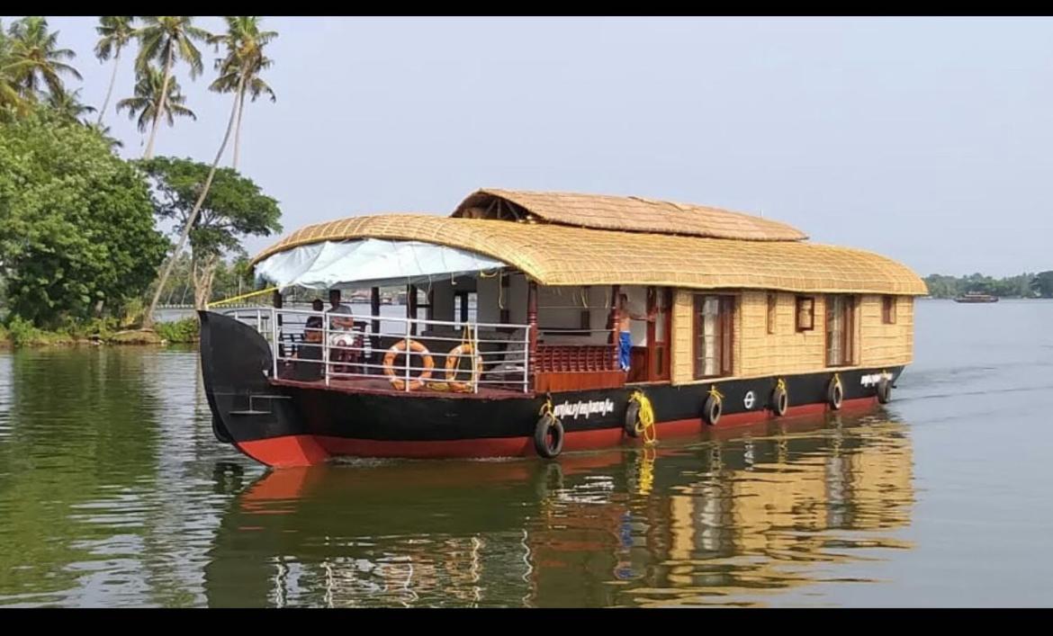 Solomon Home Alleppey Beach