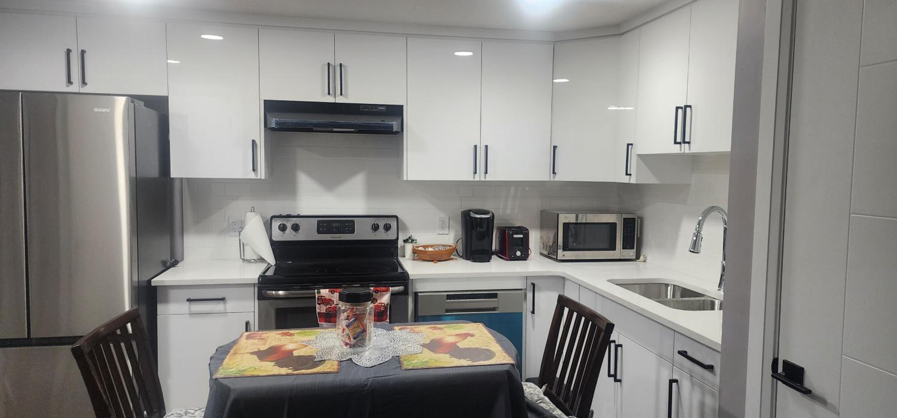 Cozy Basement Suite - private entrance - Free Netflix