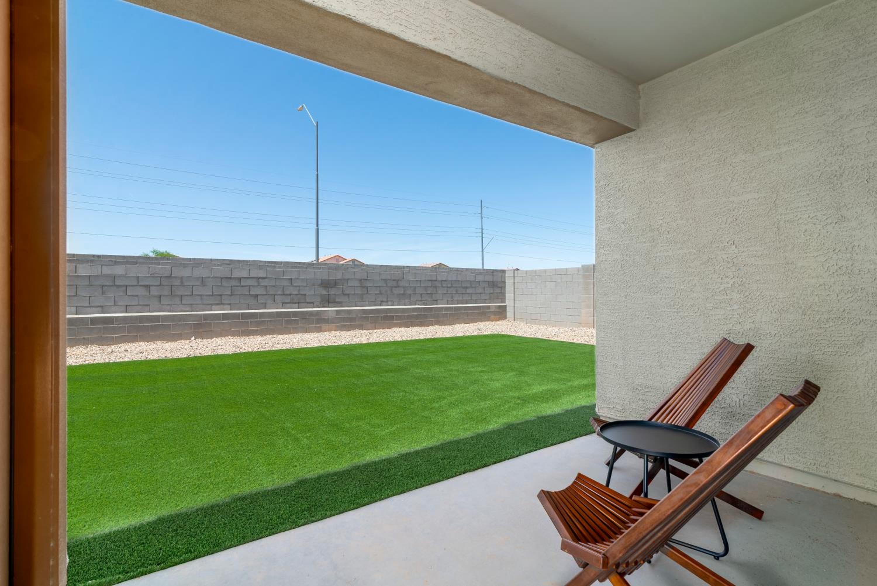 Spacious Family Oasis ~ PoolTable ~ Backyard ~ Pkg