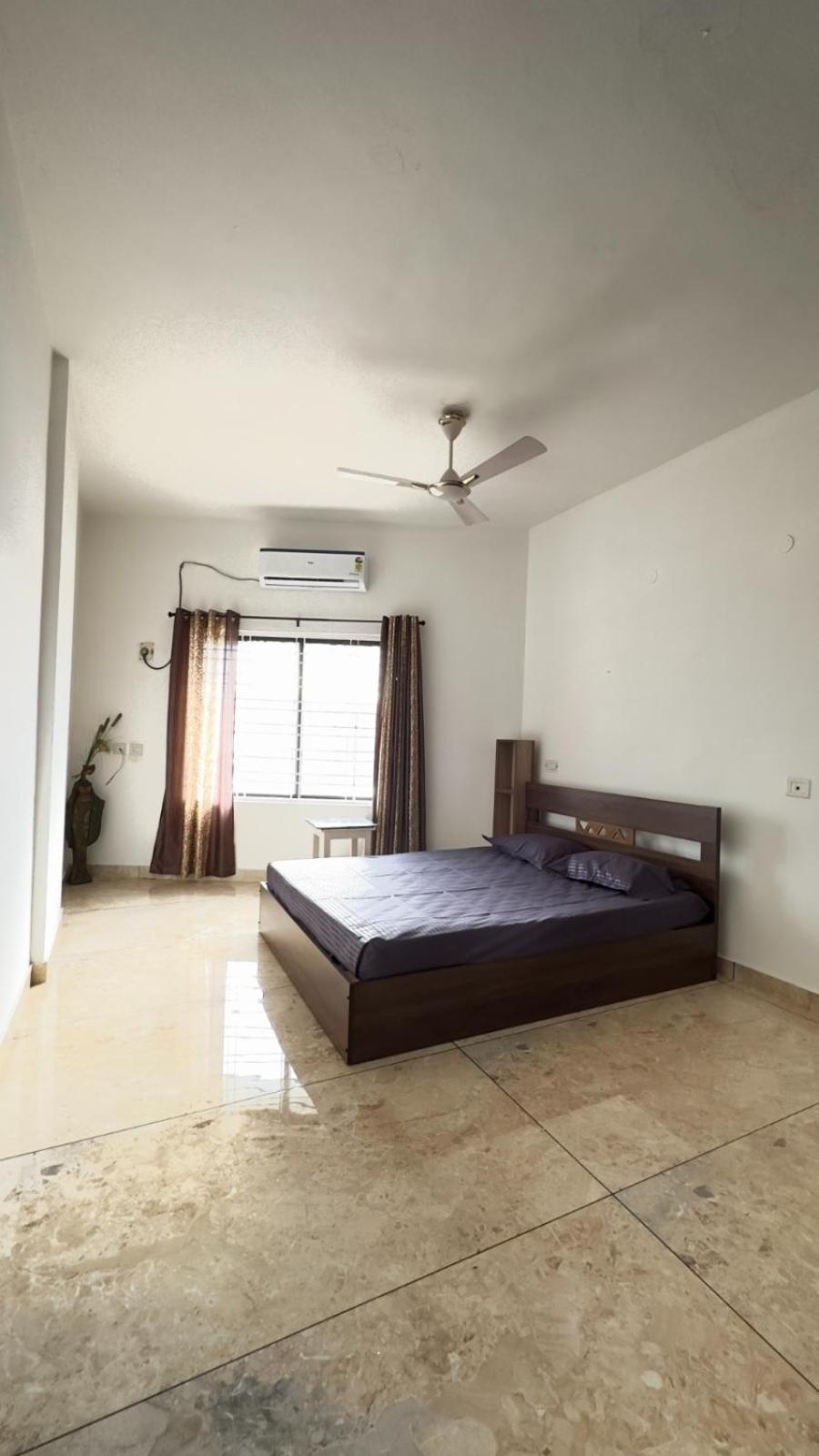 Downtown Manor-Panavila view 3