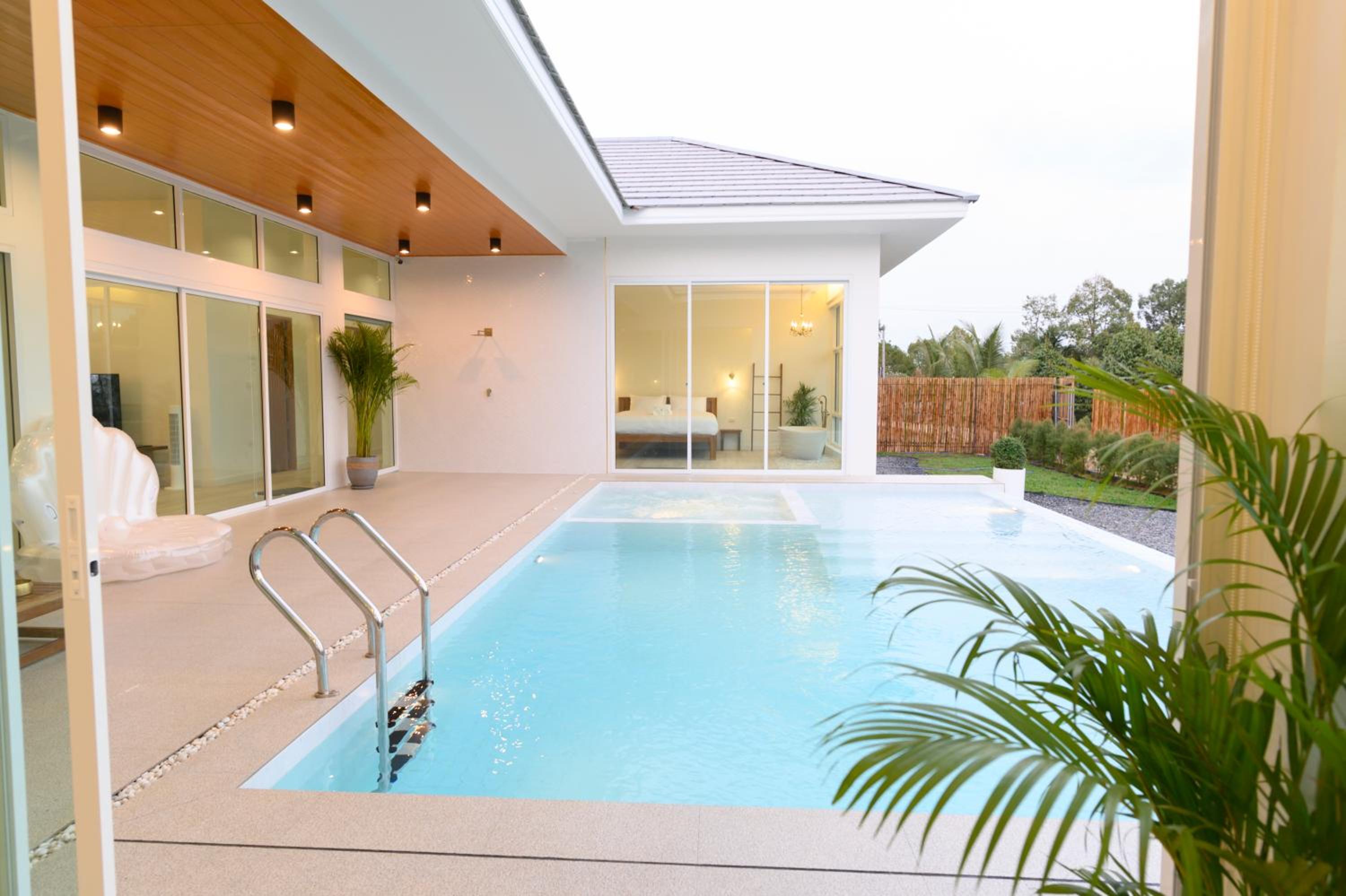 Gems Pool Villa Chanthaburi