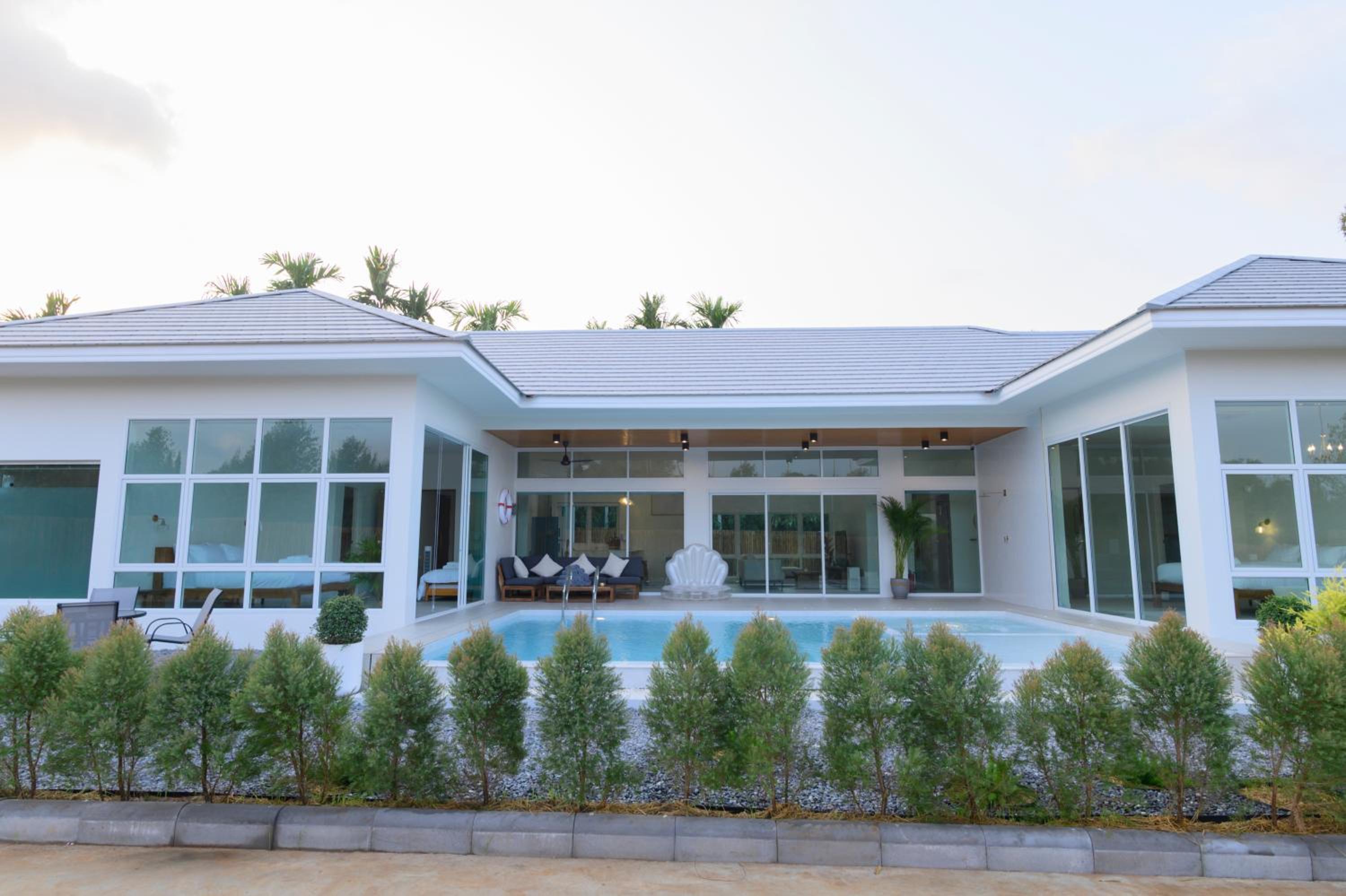 Gems Pool Villa Chanthaburi