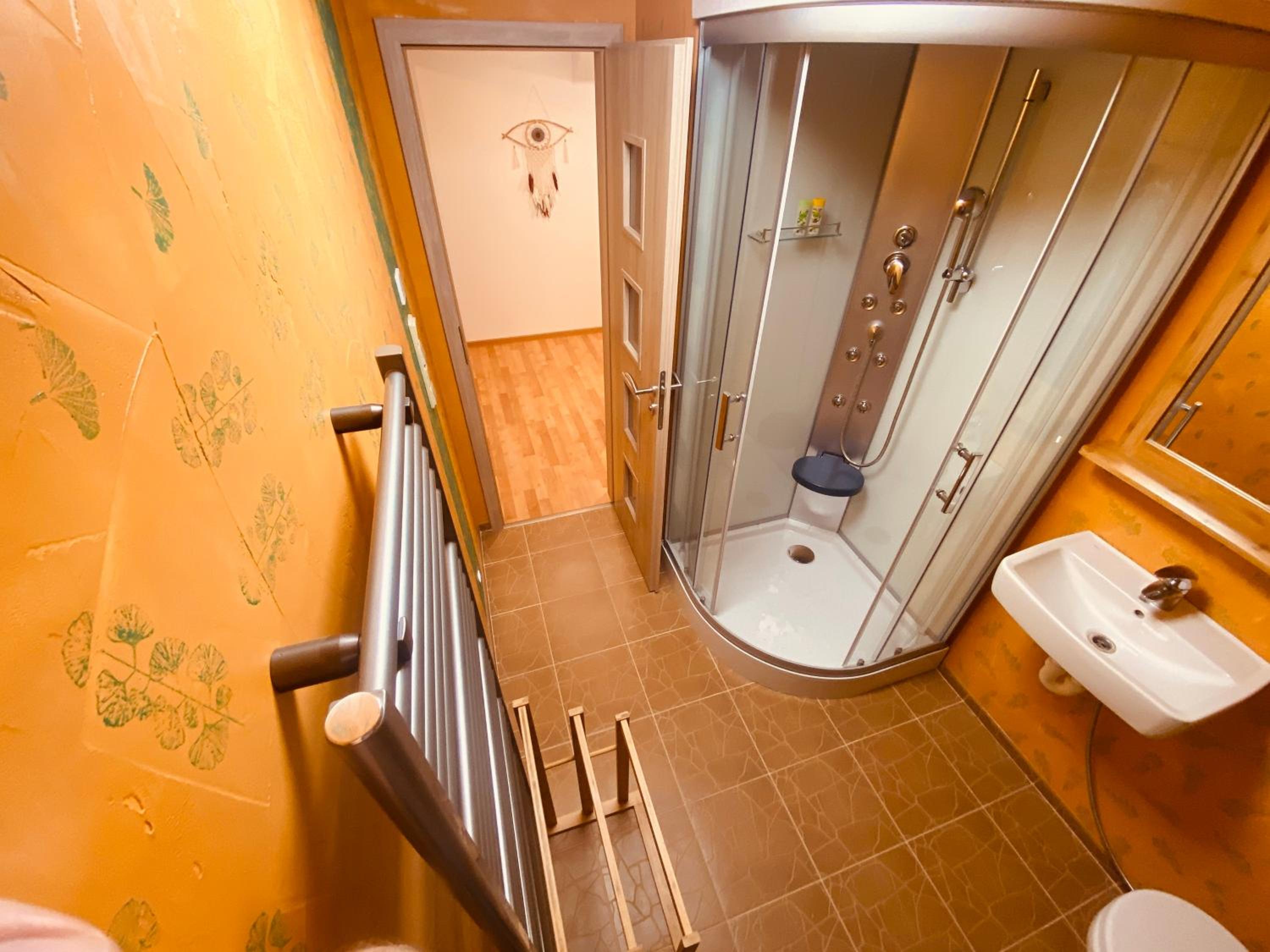 Pyramida & Sauna Relax Guest House