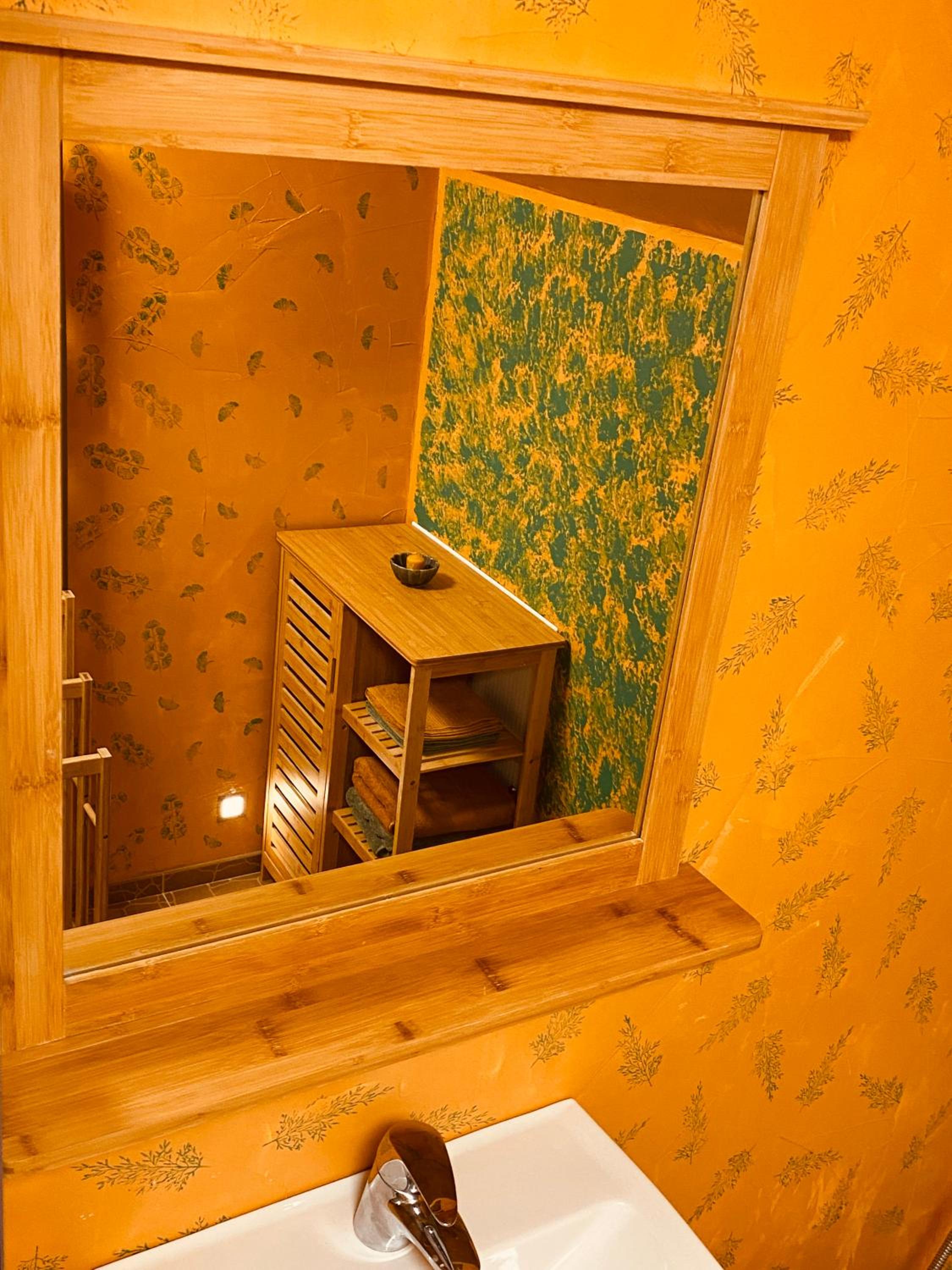 Pyramida & Sauna Relax Guest House