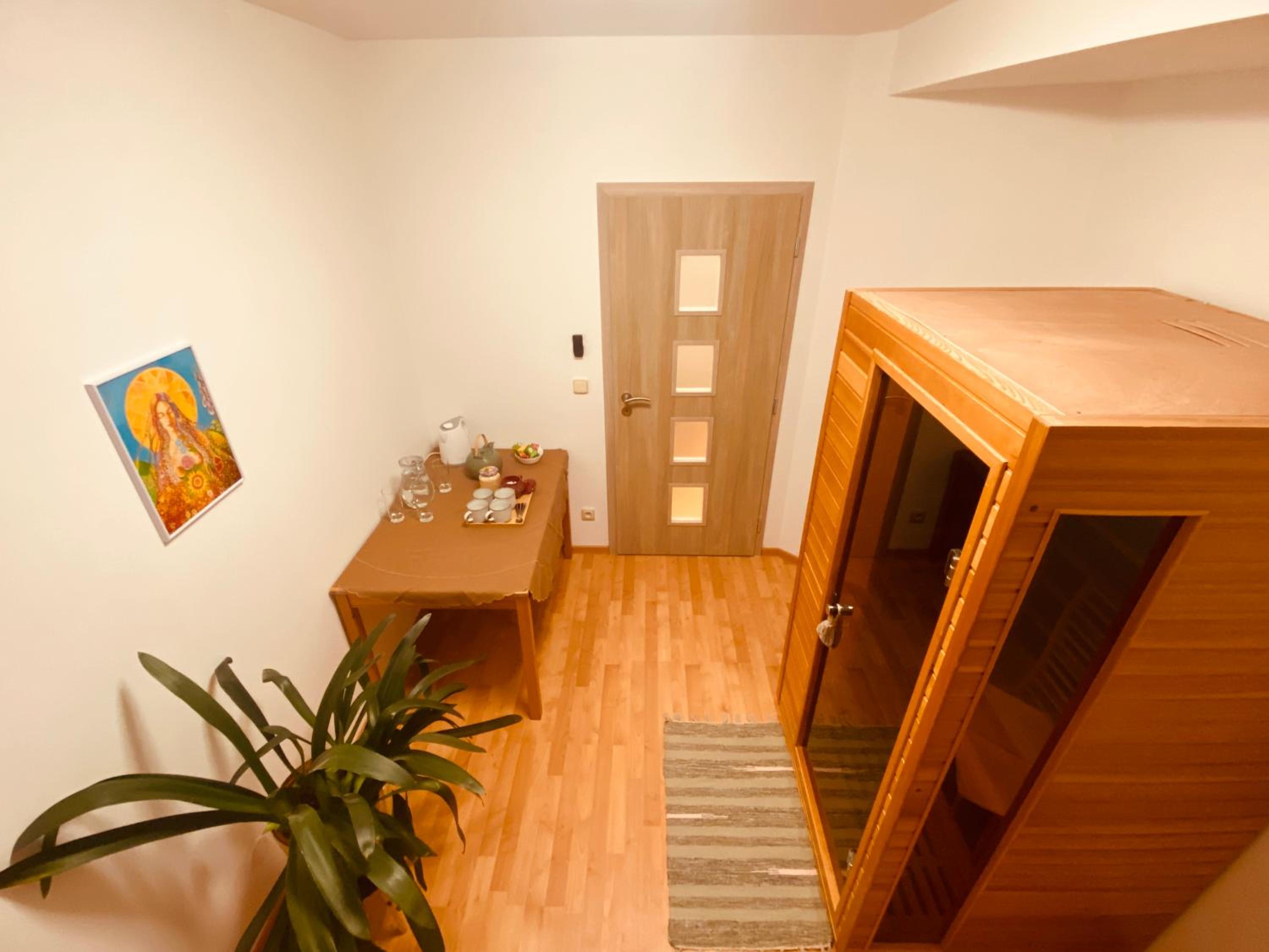 Pyramida & Sauna Relax Guest House
