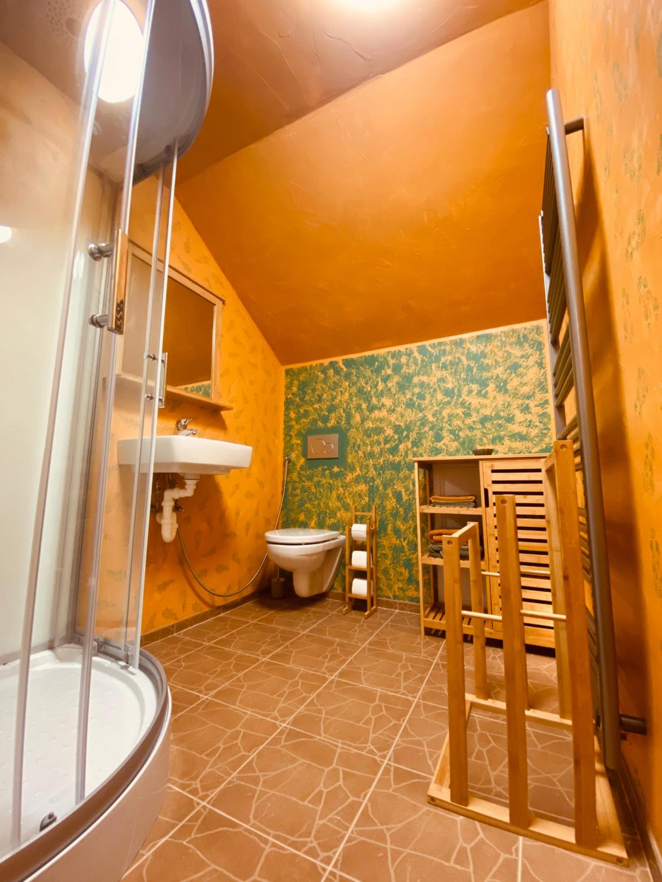 Pyramida & Sauna Relax Guest House