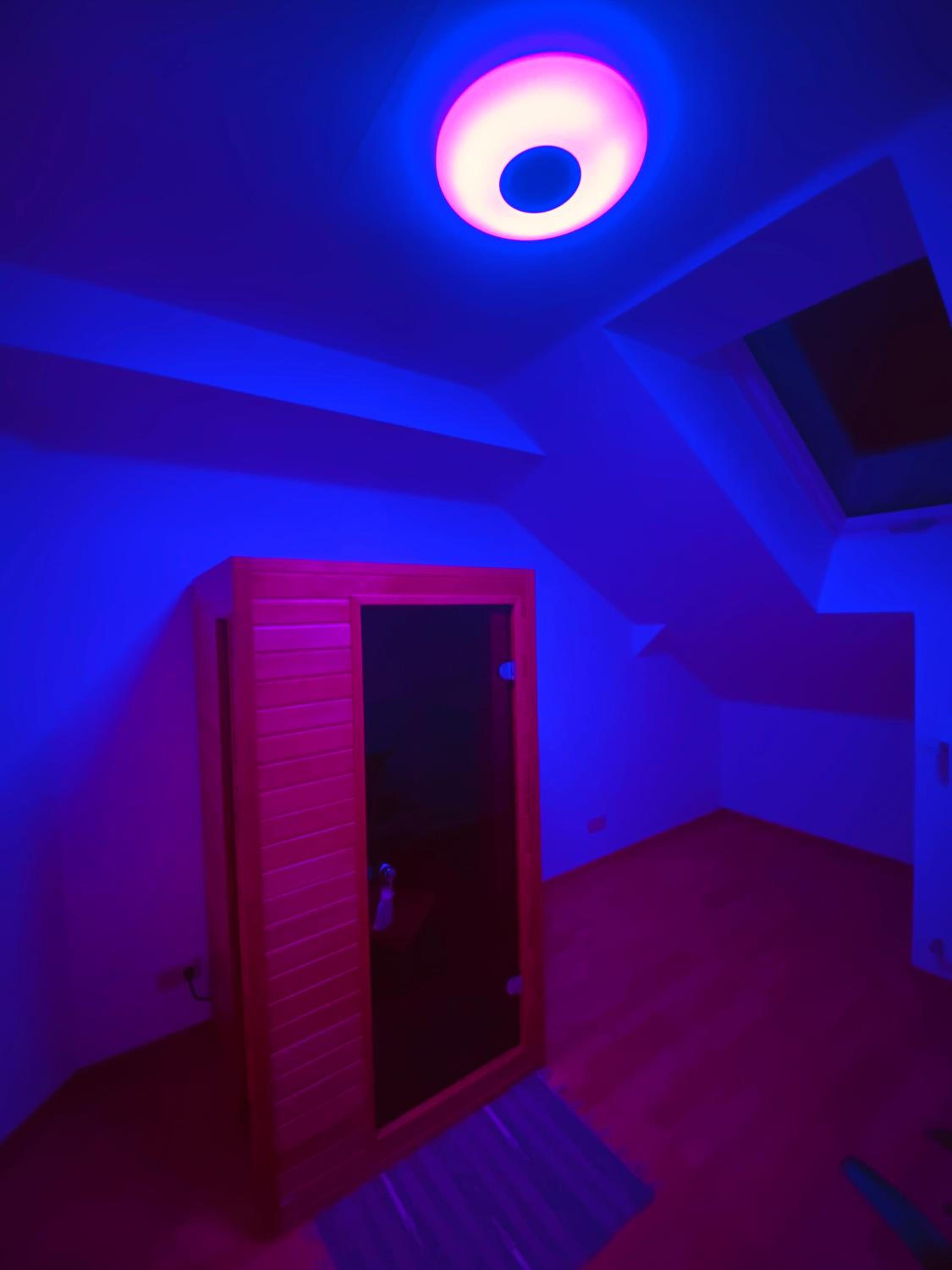 Pyramida & Sauna Relax Guest House