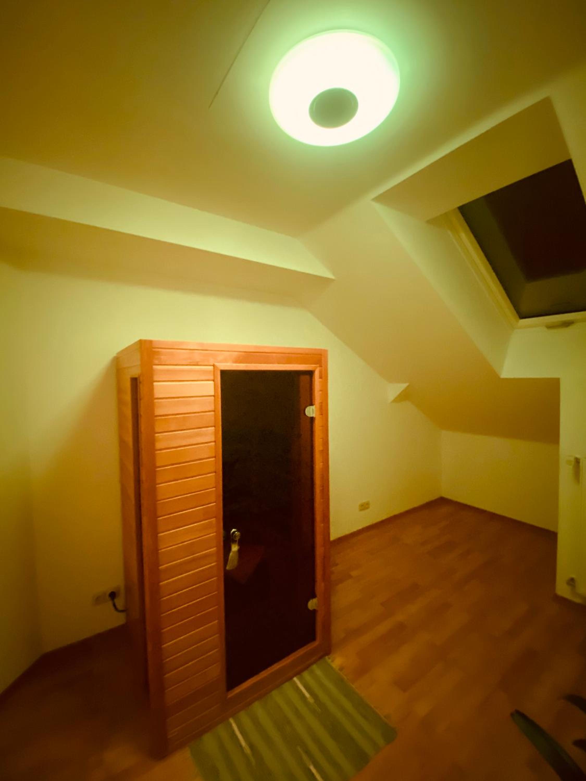 Pyramida & Sauna Relax Guest House