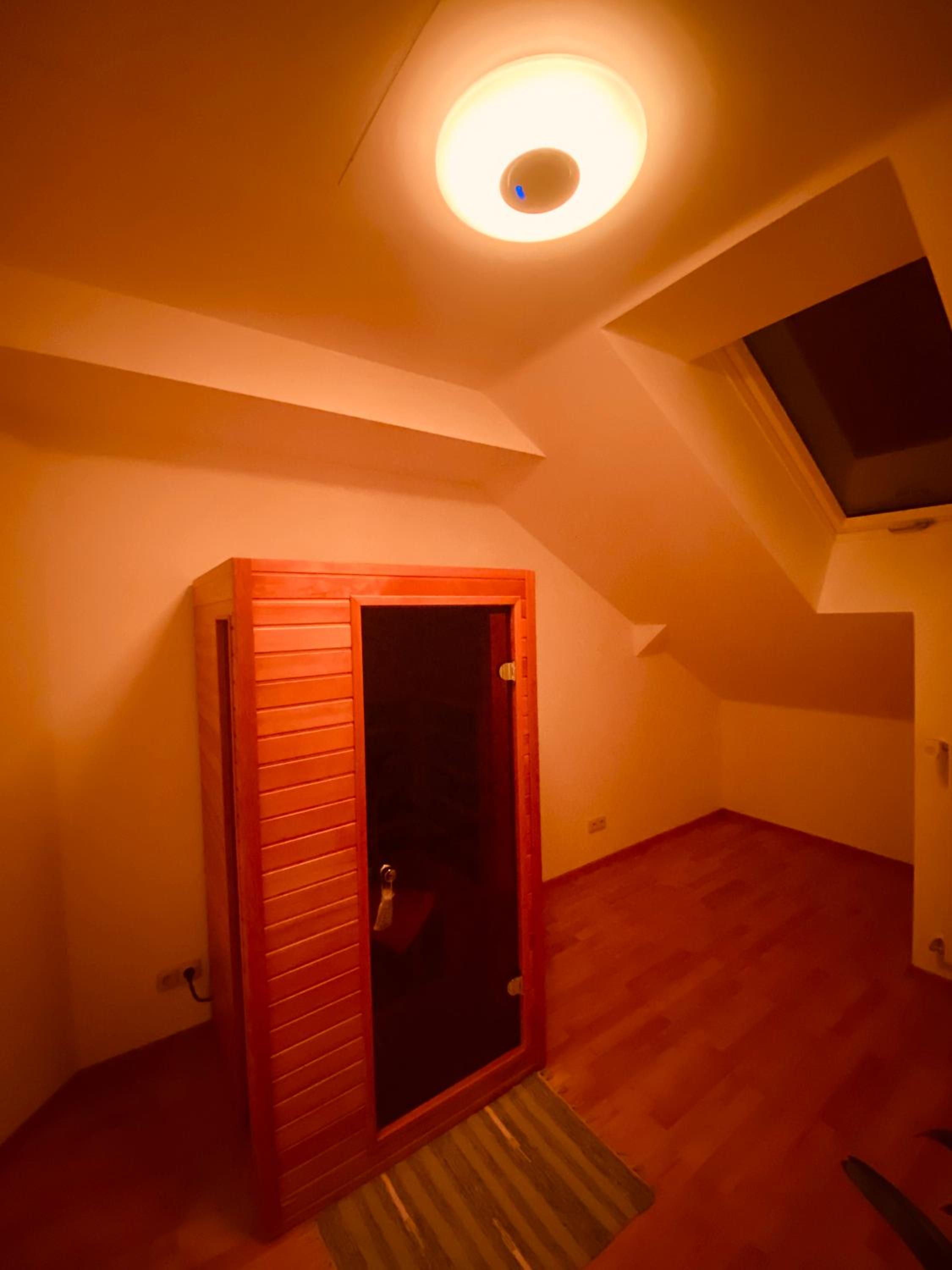 Pyramida & Sauna Relax Guest House