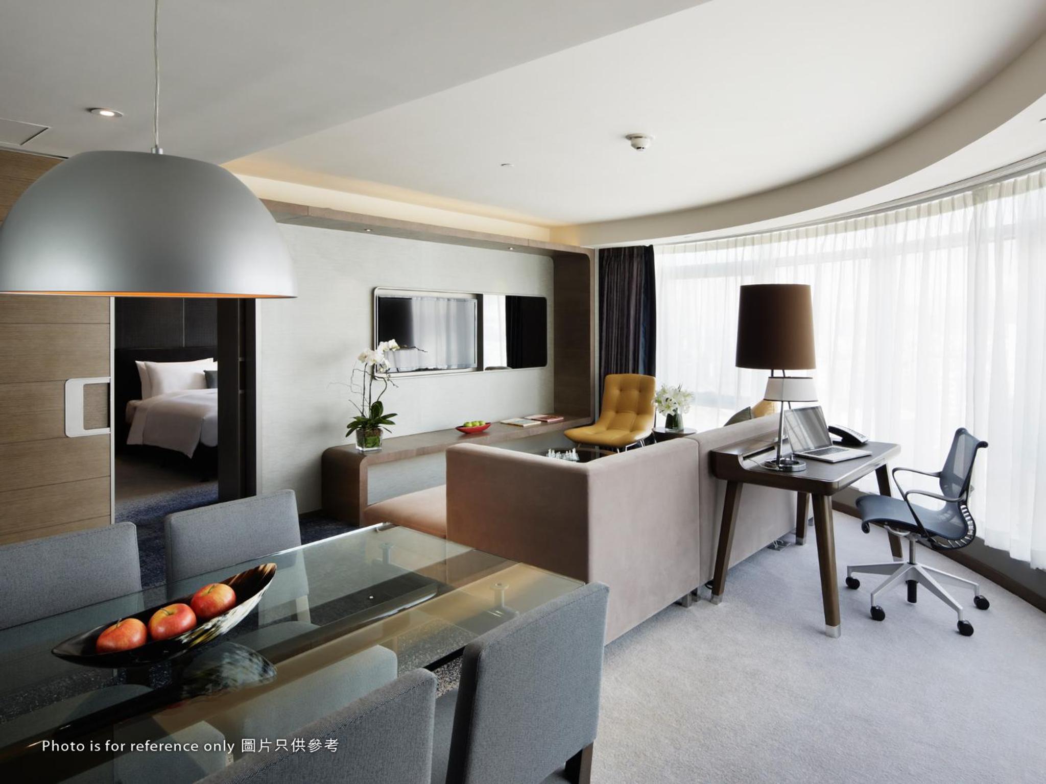 Royal Plaza Hotel