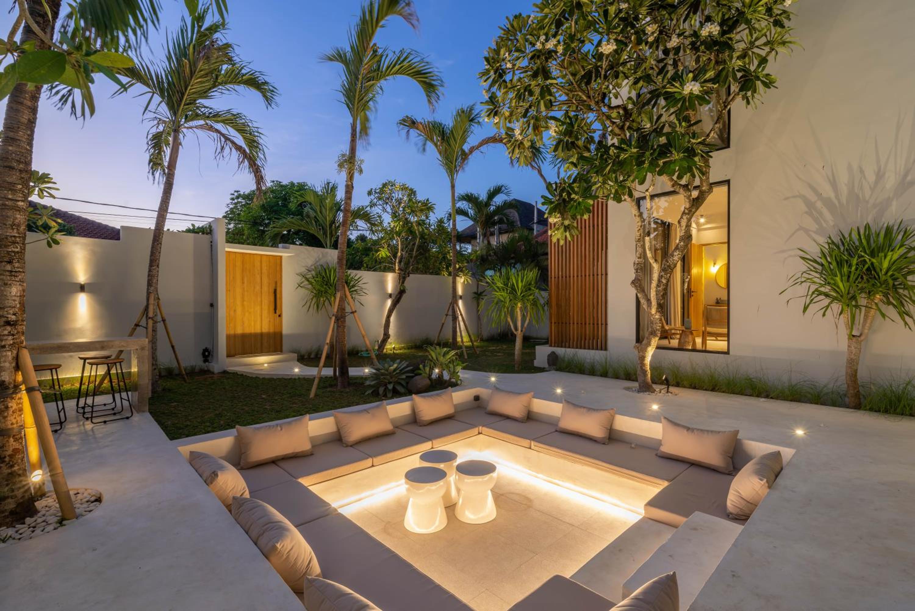 Villa Batu - Superb 4BR Rooftop Villa, Short Walk to The Beach view 4