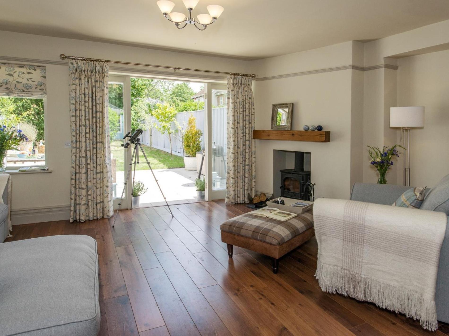 3 Bed in Brockenhurst oc-nfl92 view 2