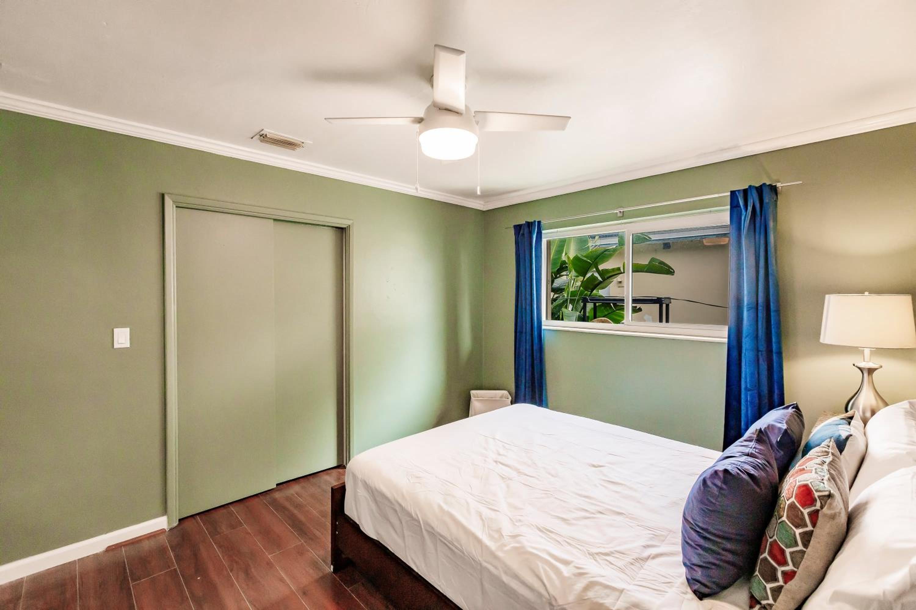 Uhost AI - Updated 1B1B Hideaway - Sleeps 3