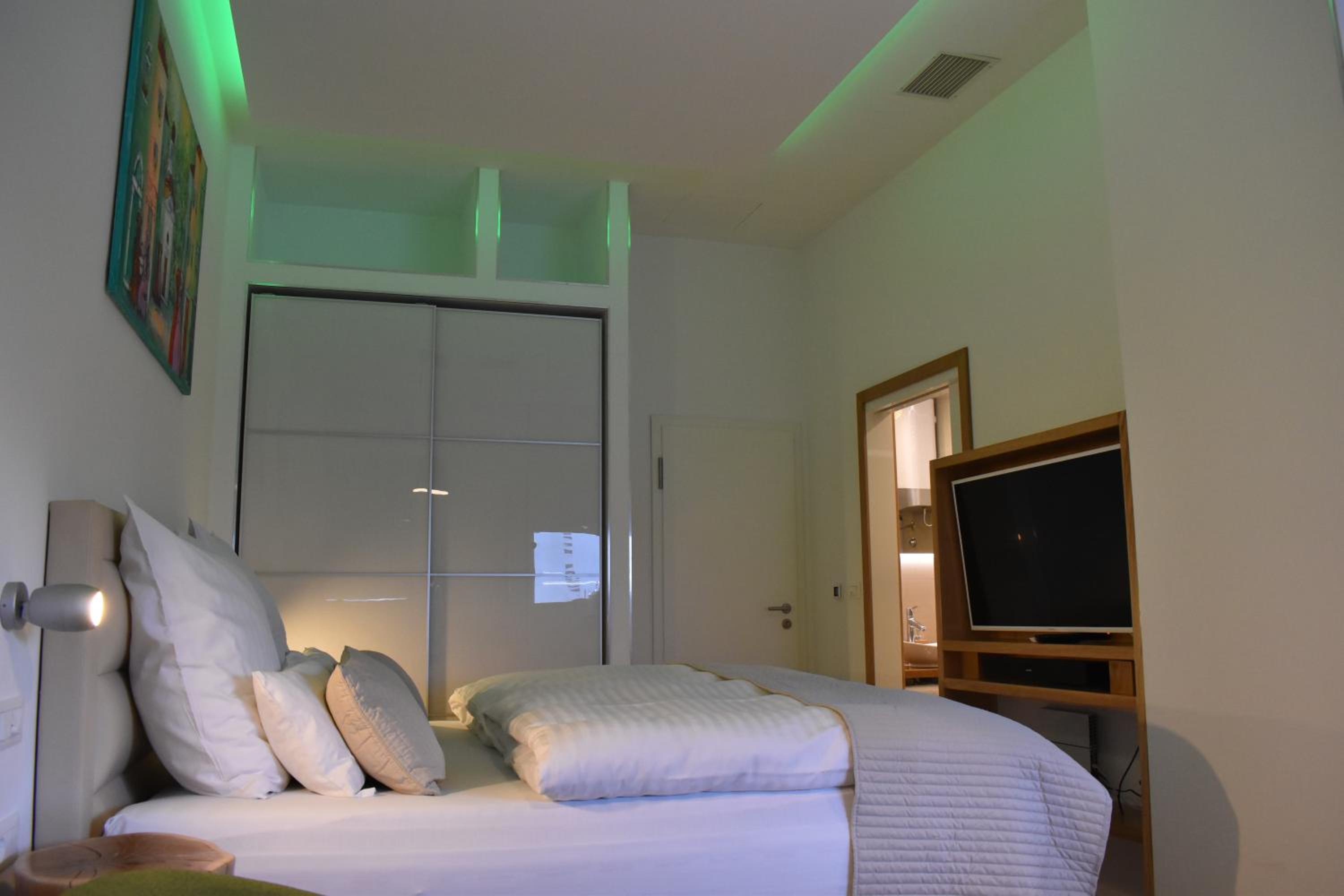 Destino City Apartments by Belmont Realty