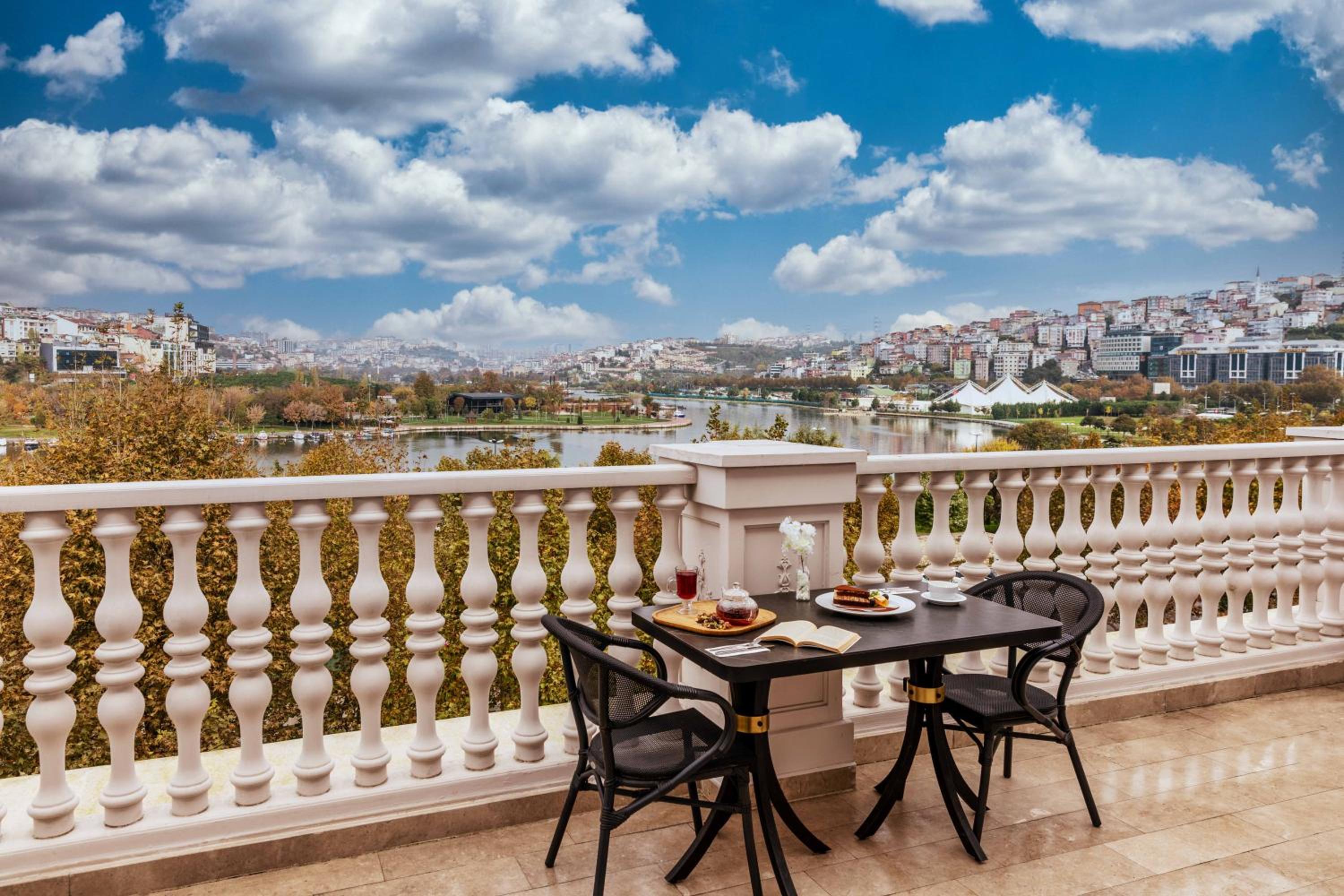 Ramada by Wyndham İstanbul Golden Horn - Image 50