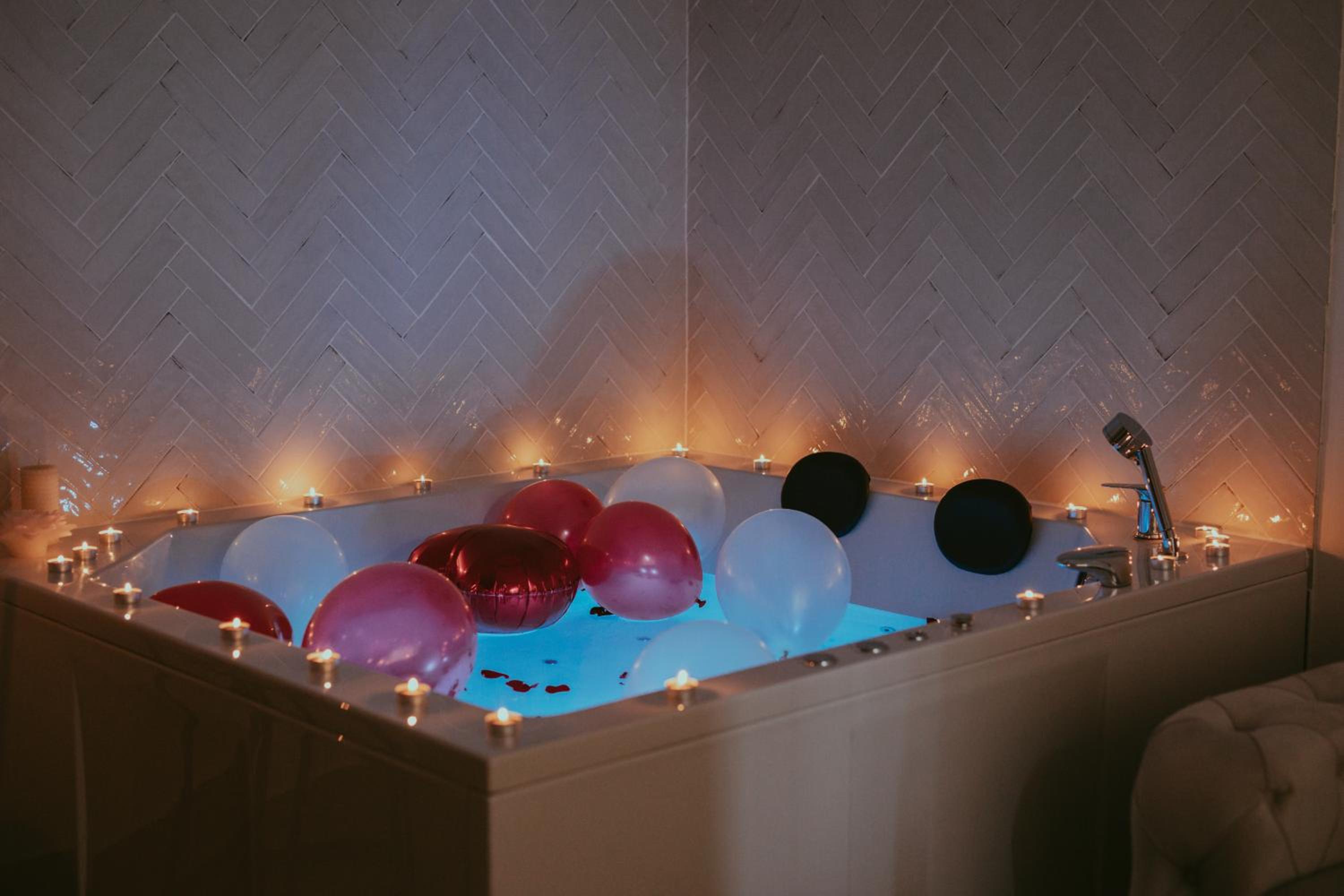 Luxury Jacuzzi Apartment