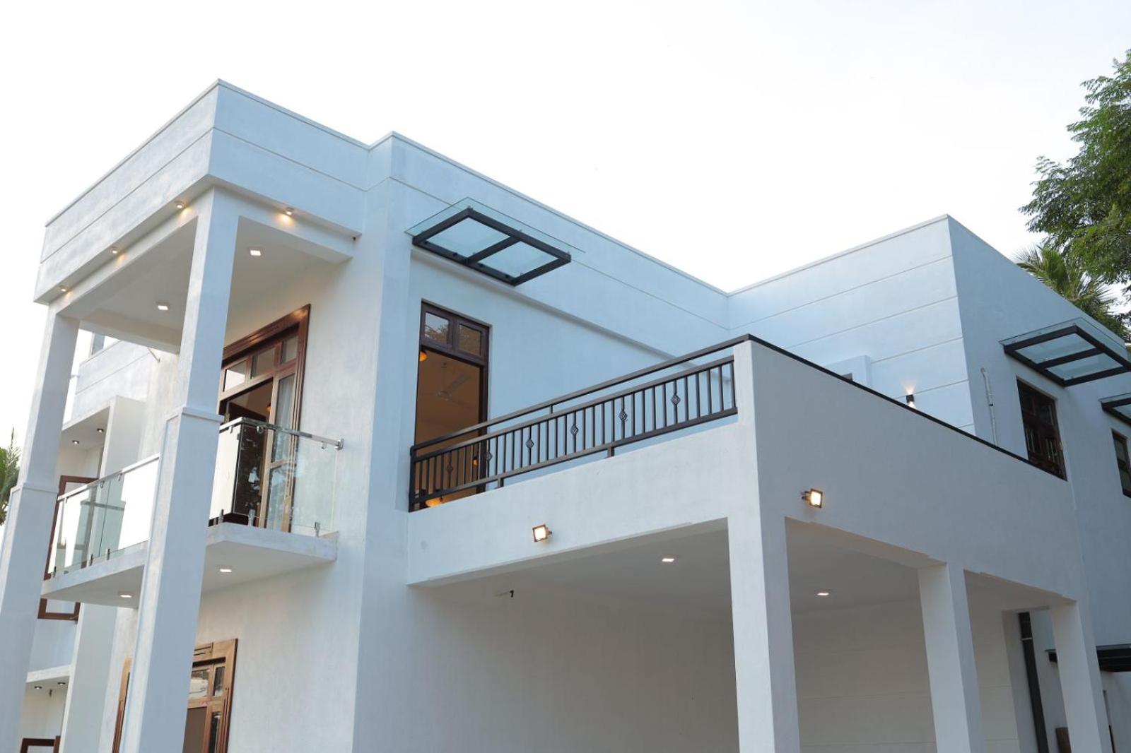 Hide Hiriketiya Villa