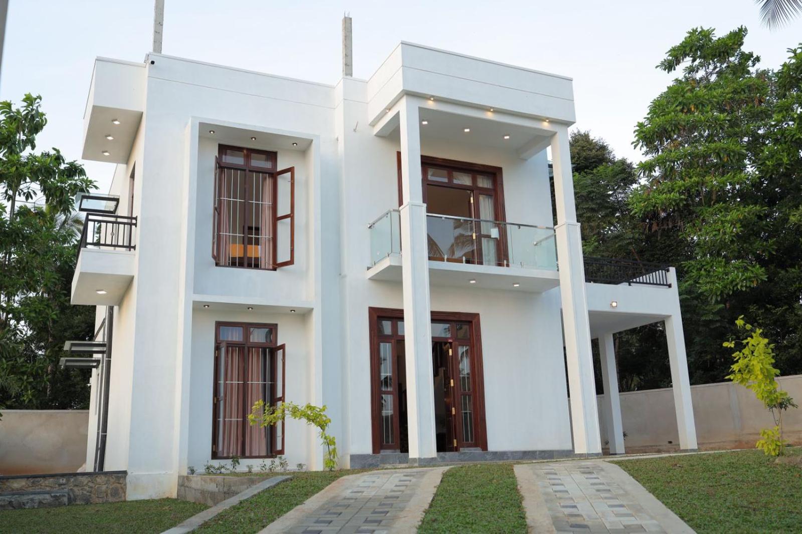 Hide Hiriketiya Villa