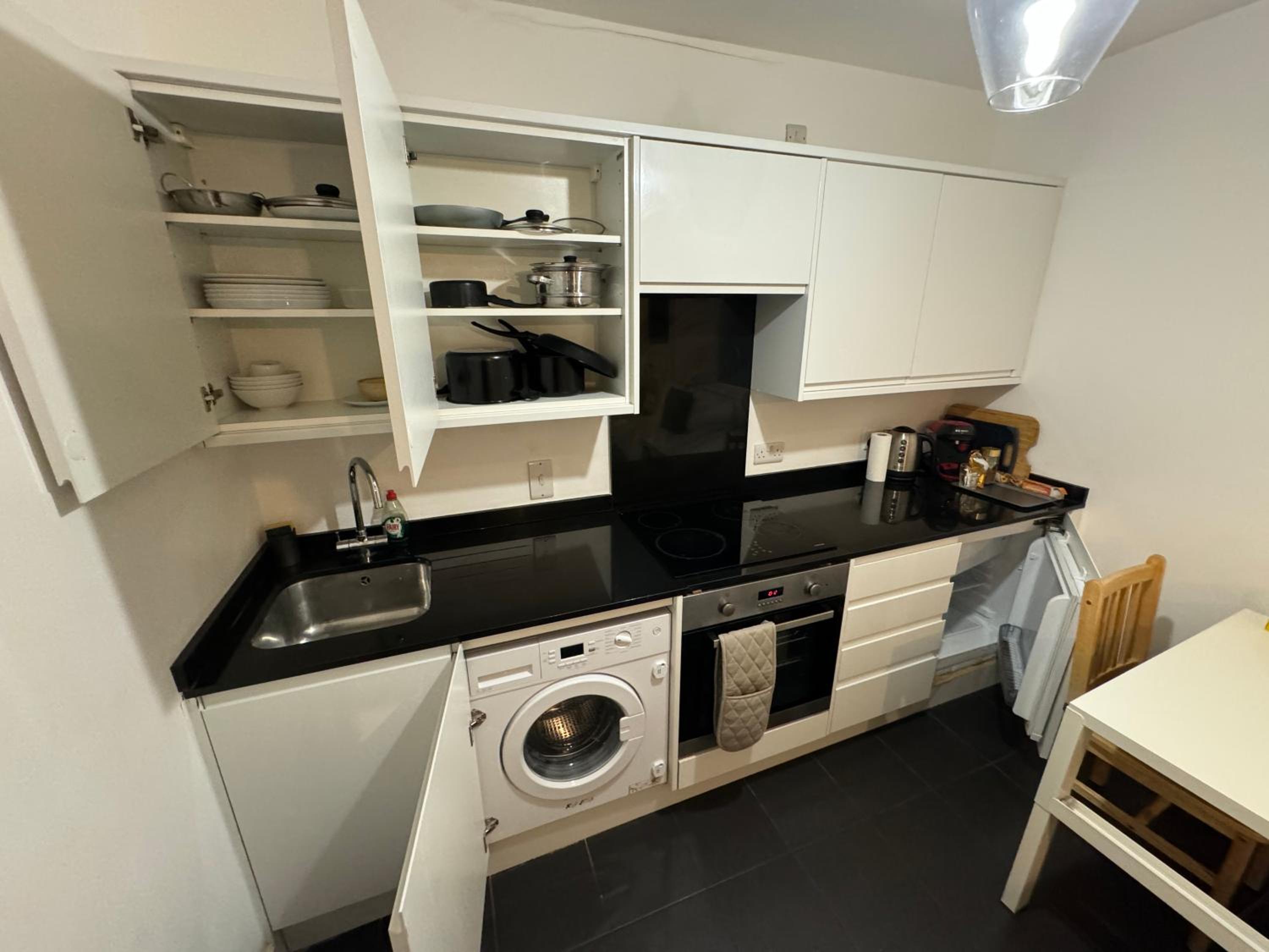 Cosmopolitan Comfort Private Bedrooms in Euston 106