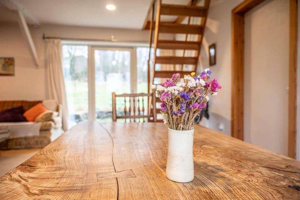 Barretts Barn, Yoxford view 2