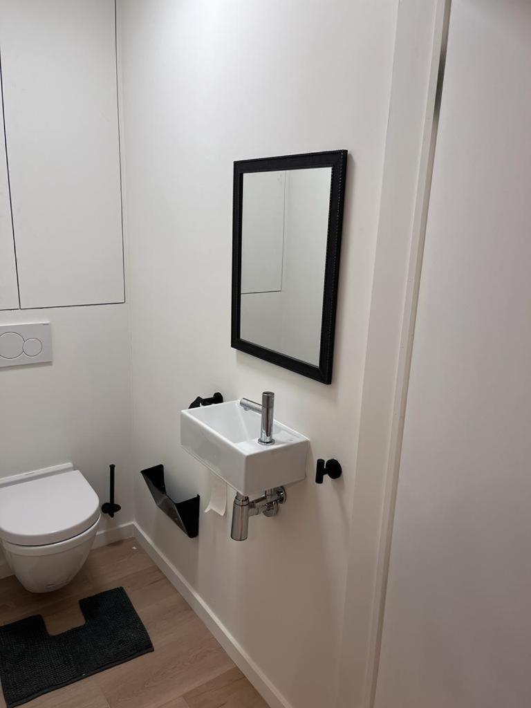 New bright 180m2 appartement,100m from the beach