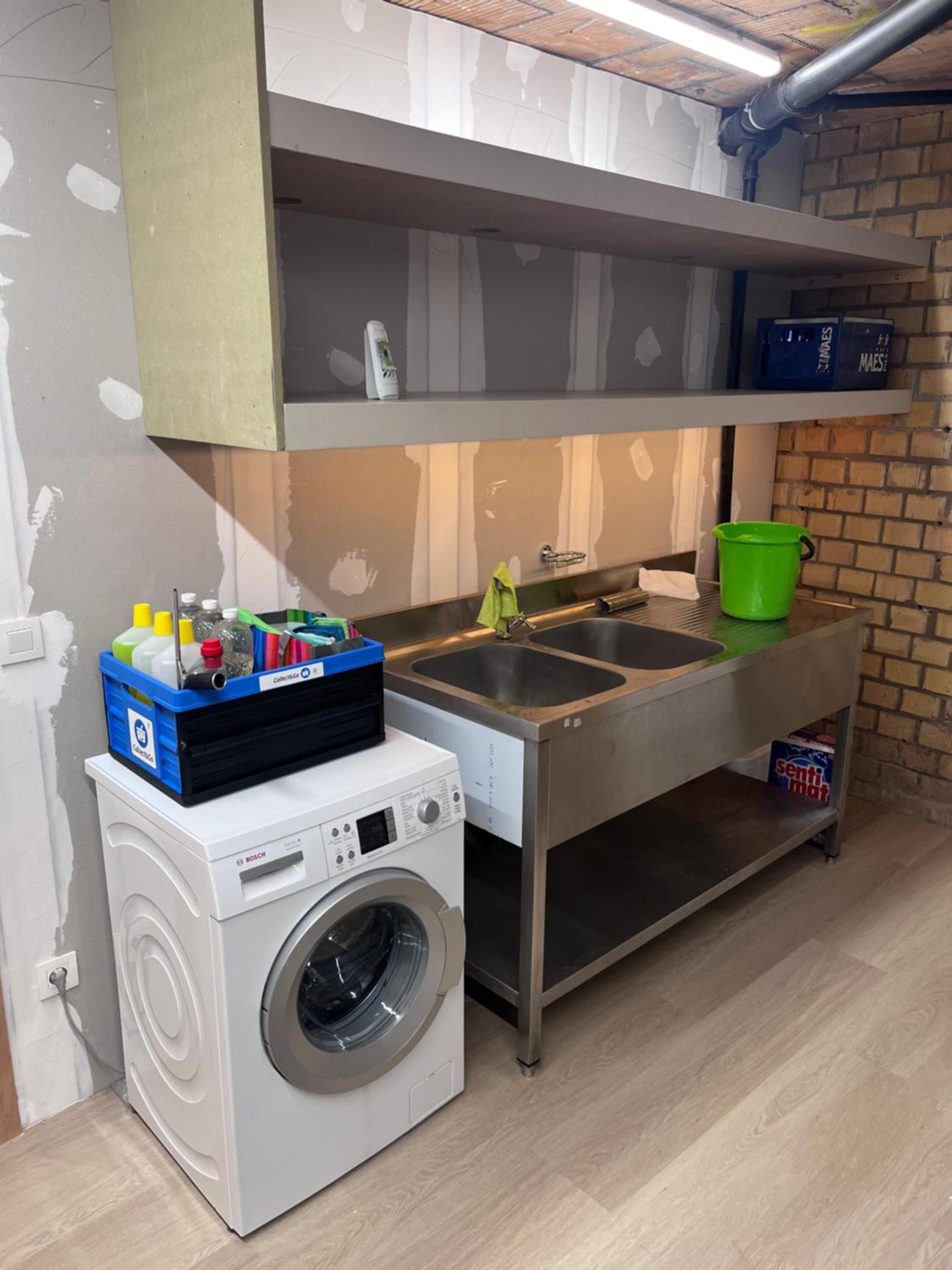 New bright 180m2 appartement,100m from the beach