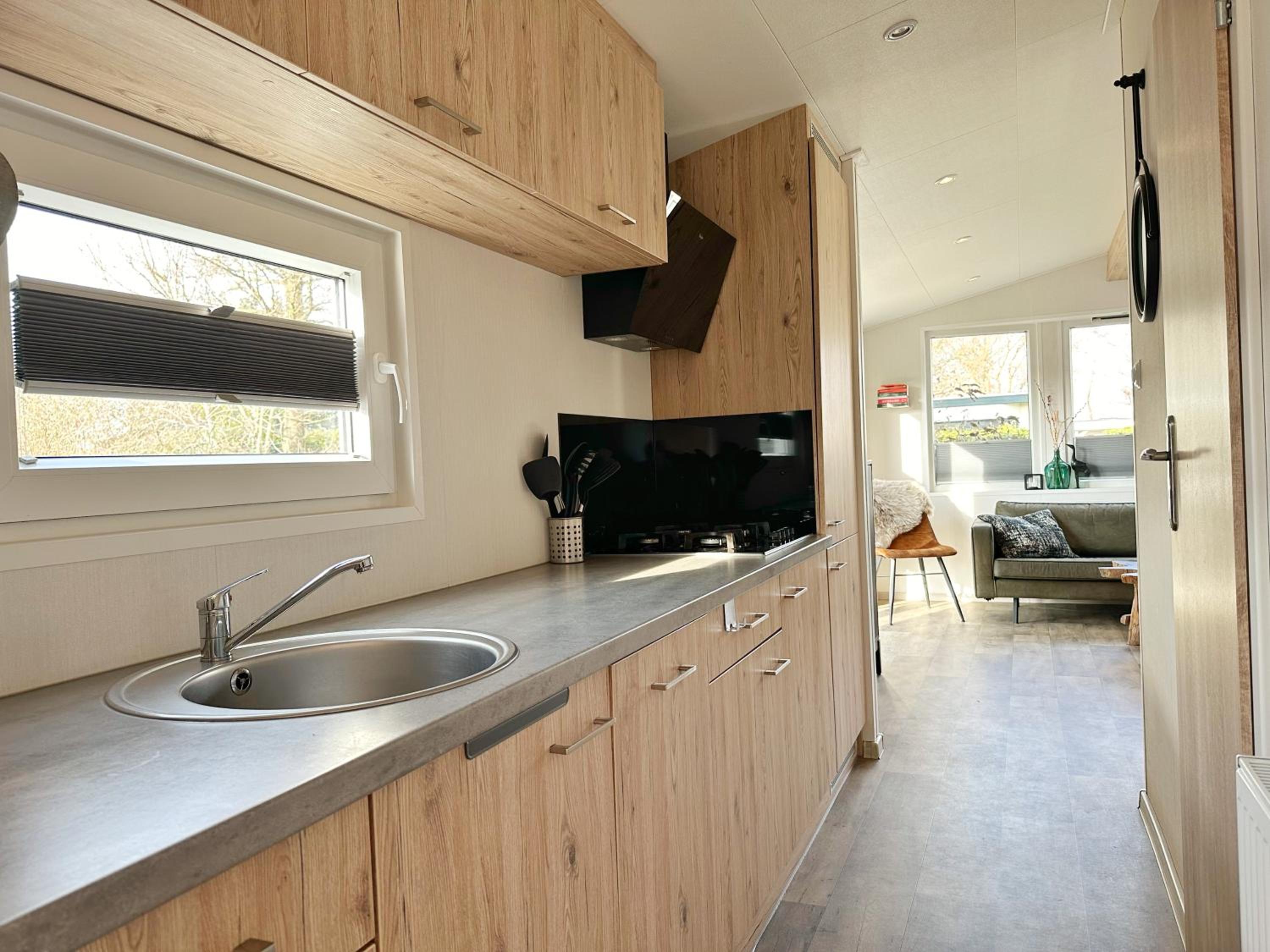 Chalet 5a op Recreatiepark De Wielen view 5