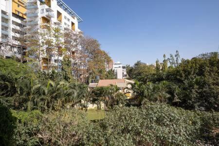 The City Dwellers by Red Olive Wifi Private Balcony