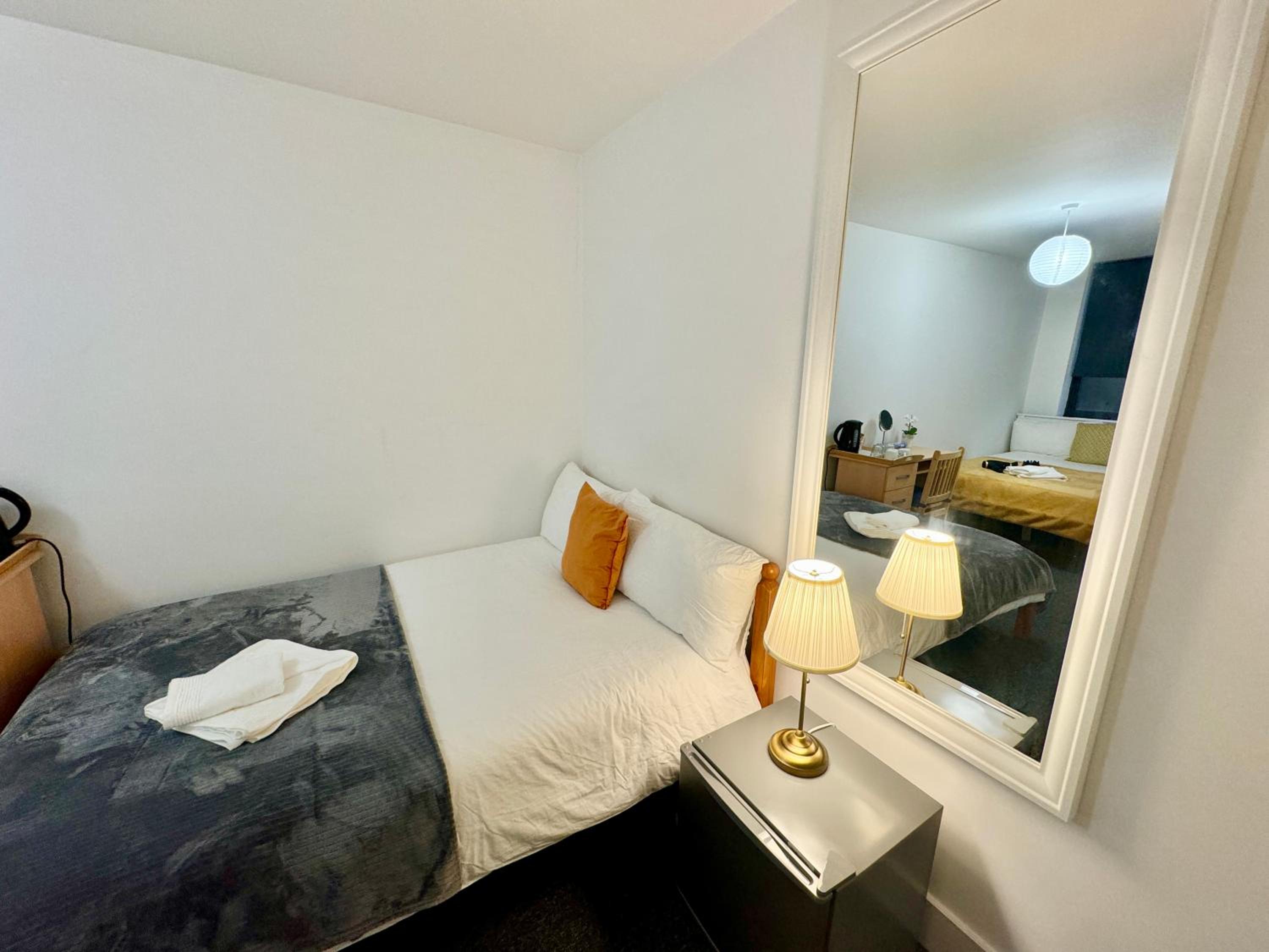 Cosmopolitan Comfort Private Bedrooms in Euston 106