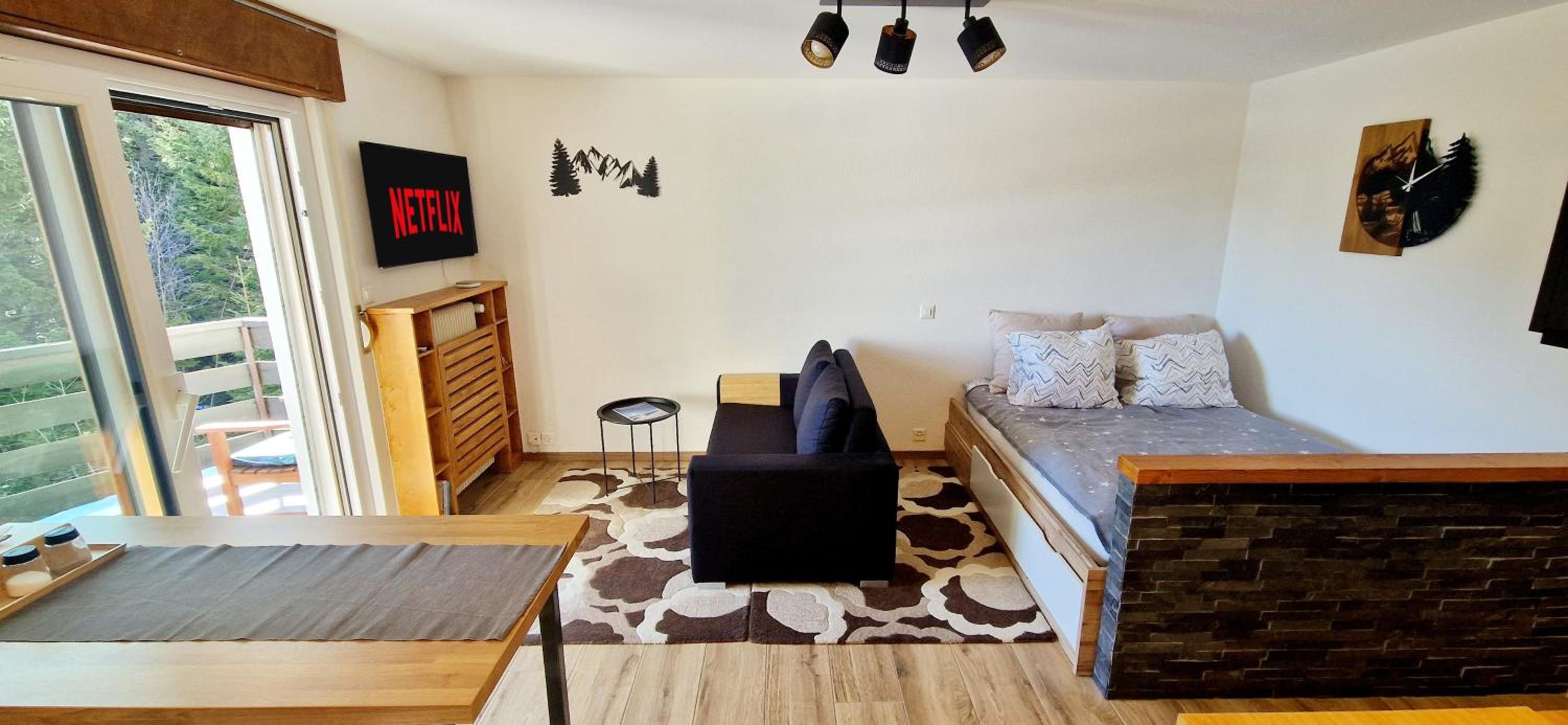 Cozy Studio Retreat - completely renovated in a perfect location