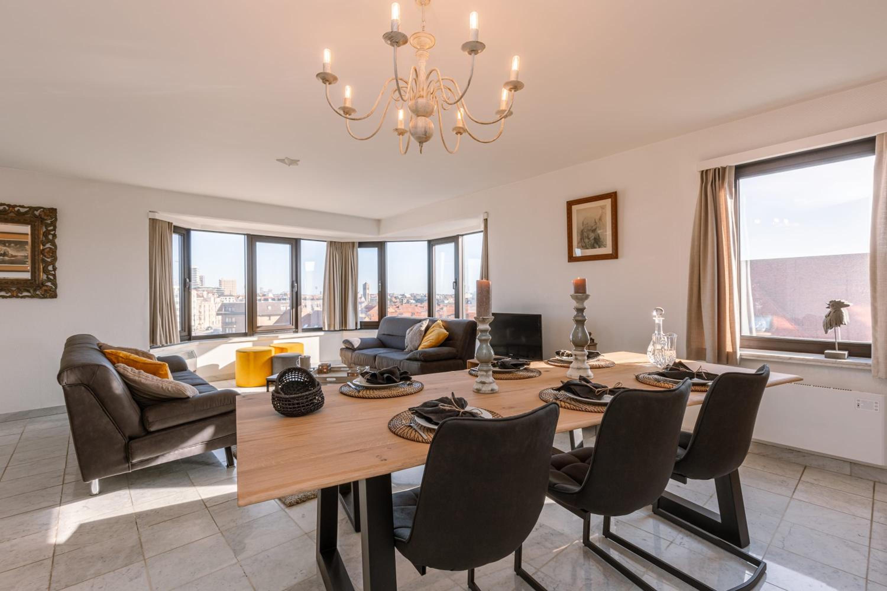 Huswell - Spacious & modern sea view apartment with garage