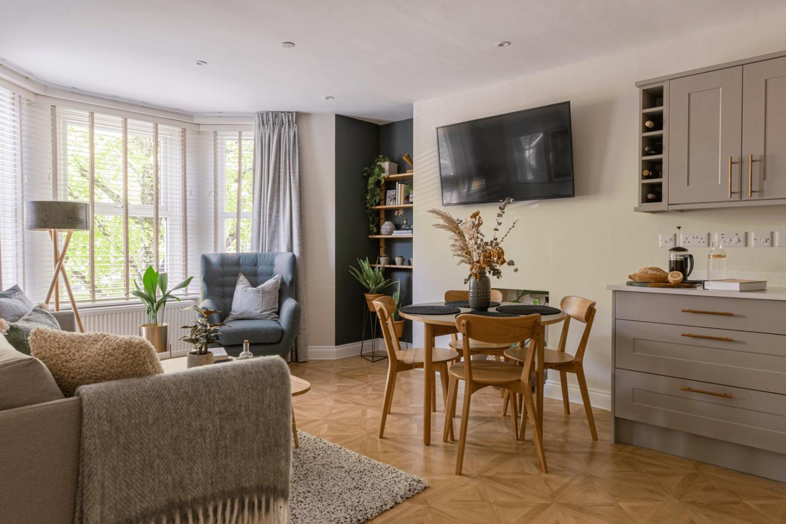 Cohost Partners | Close to City Centre | One BR! view 4