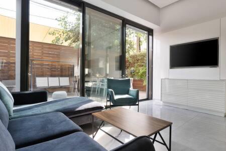 Garden Oasis by Five Stay view 2