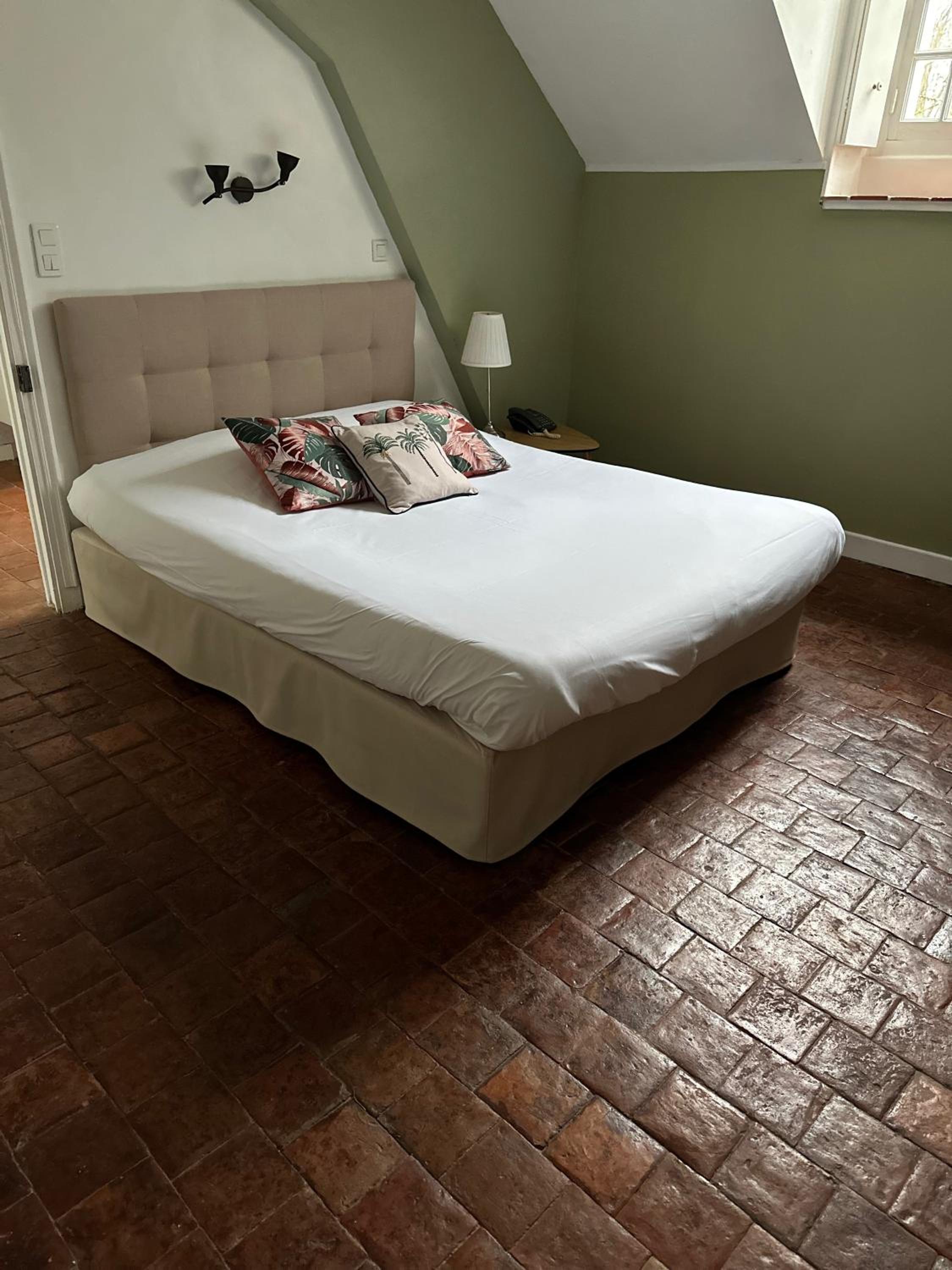 Hotel les Grands Chenes - Property Image 2