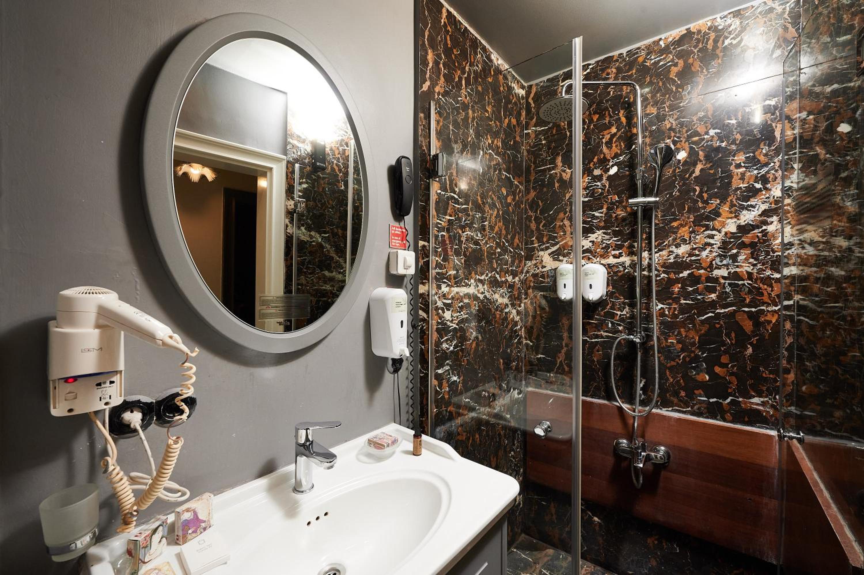 Faik Pasha Otelleri Özel Kategori Beyoğlu İstanbul - Image 103