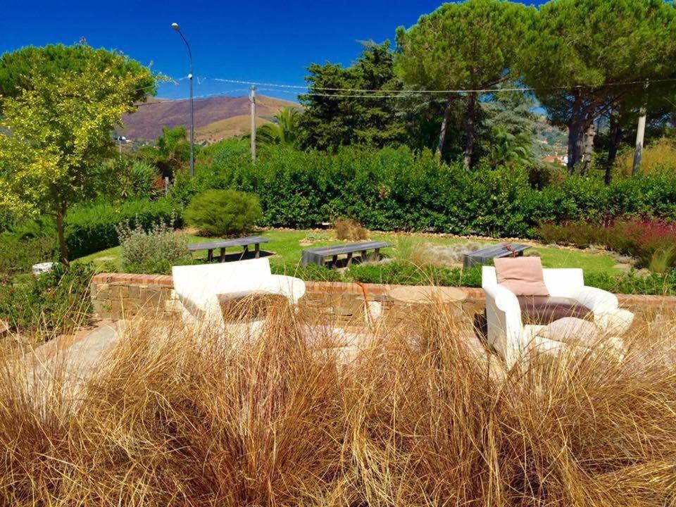Castellabate House
