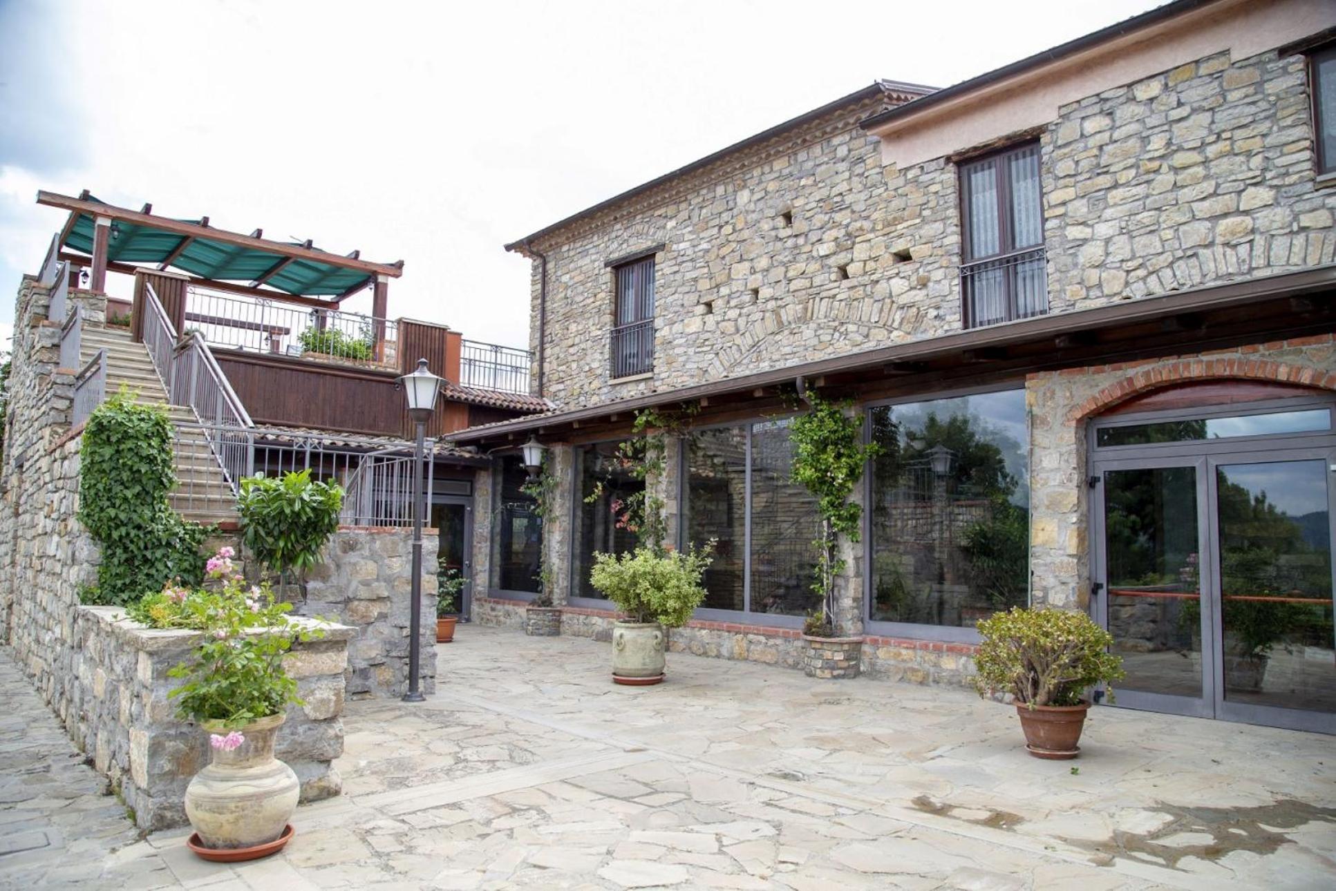 Basilicata Foresteria di San Leo Villa Esclusiva con Piscina
