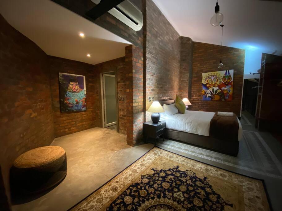 Luxury Loft Style Living , De Waterkant, Capetown view 4