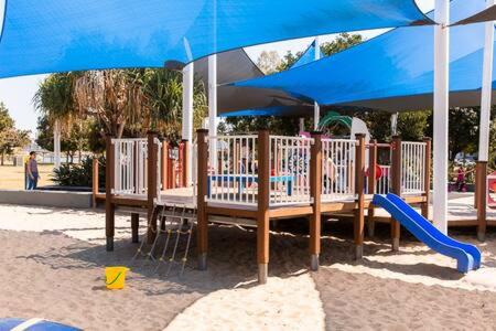 Pet Friendly Family Home In Brisbane - Relocations and Family Stays - Fast Internet - Parking - Netflix
