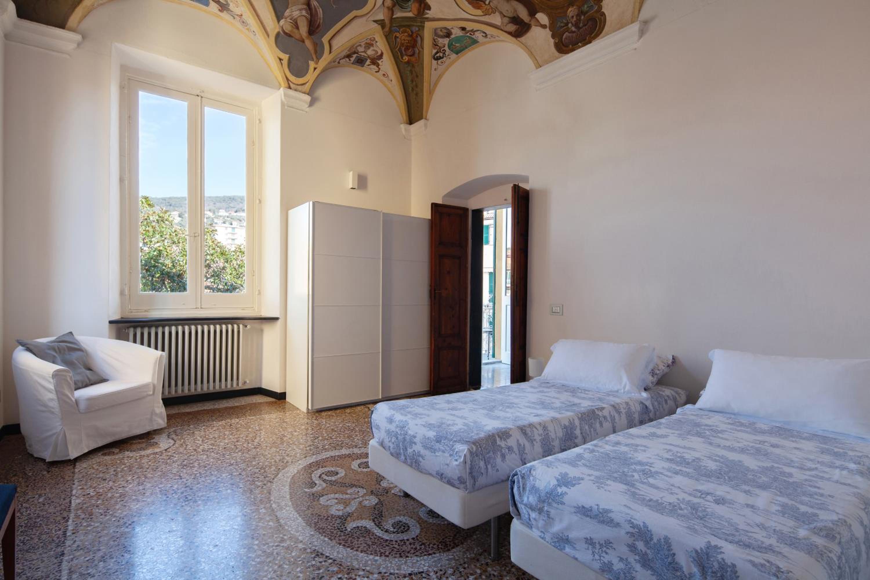 "Magnolia Apartment" Historic, Elegant, Seaview, 2 Aircondo BDR, 2BTH, pedestrian area, Free Private Garage 200 mt far! view 3