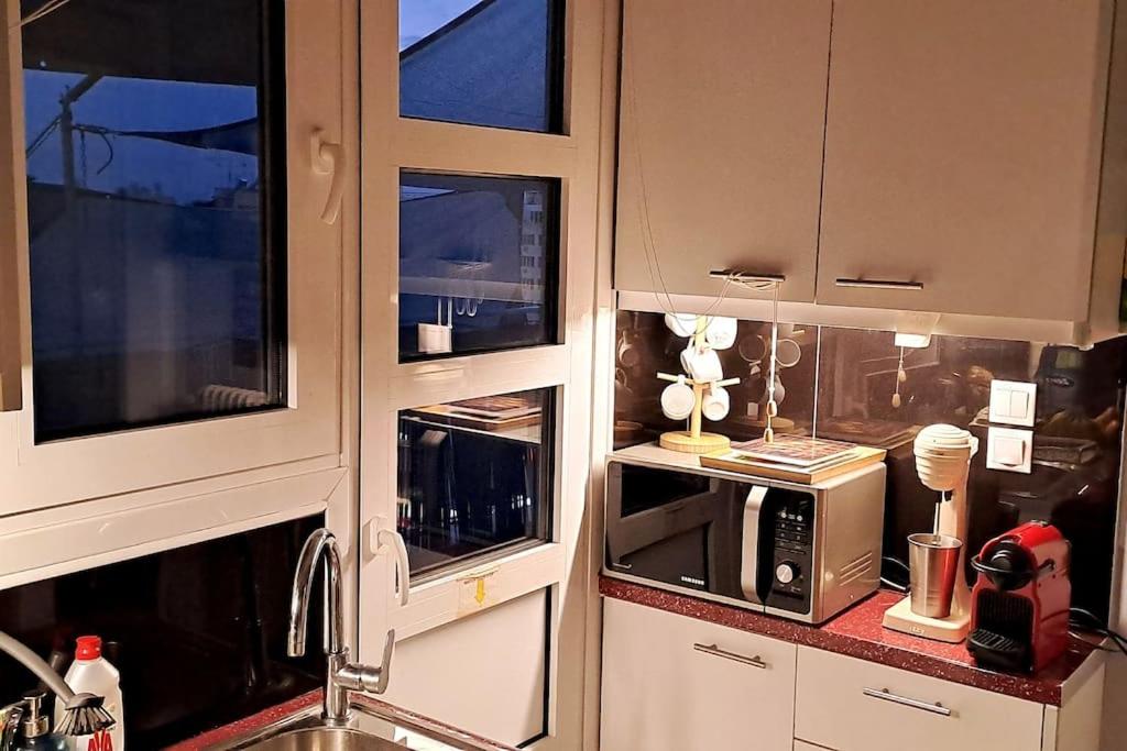 A Home Office penthouse, Syngrou- Fix Metro St.