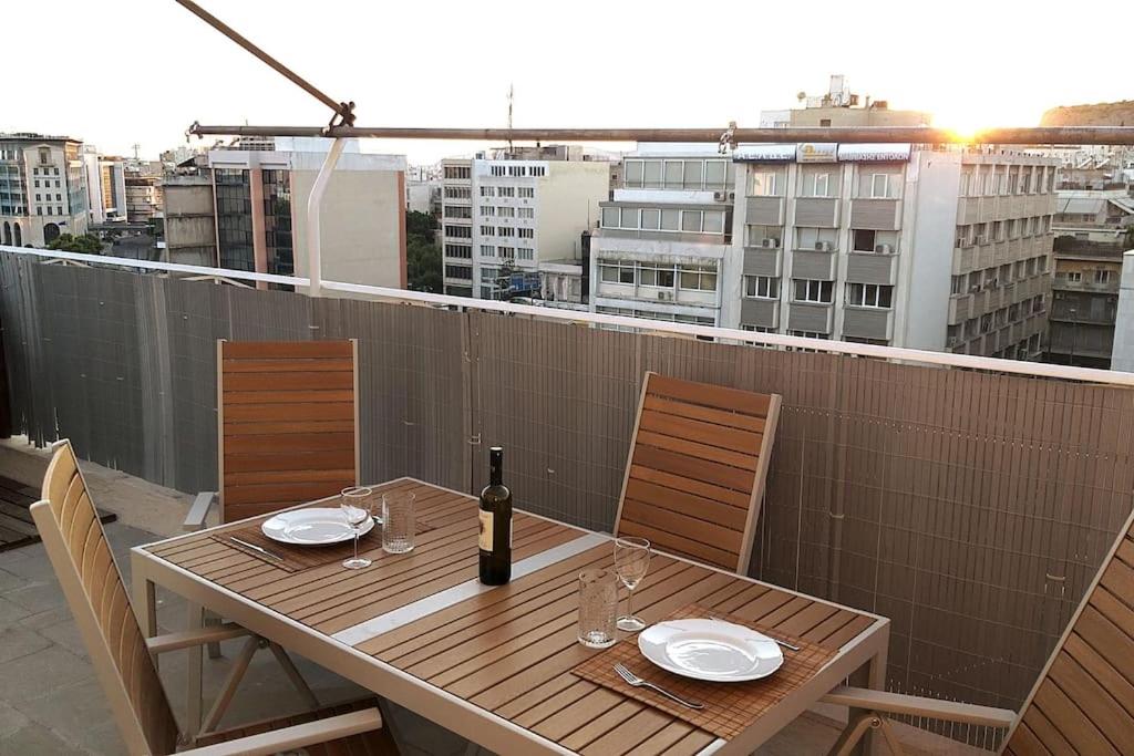 A Home Office penthouse, Syngrou- Fix Metro St.