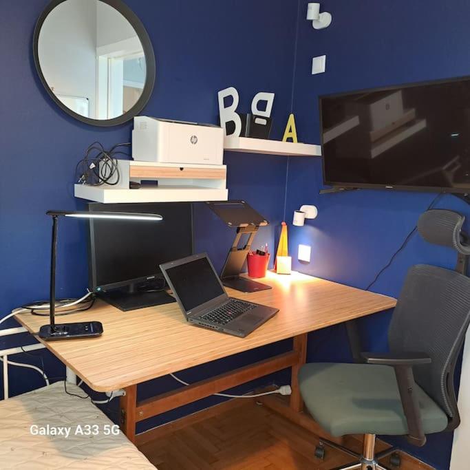 A Home Office penthouse, Syngrou- Fix Metro St.