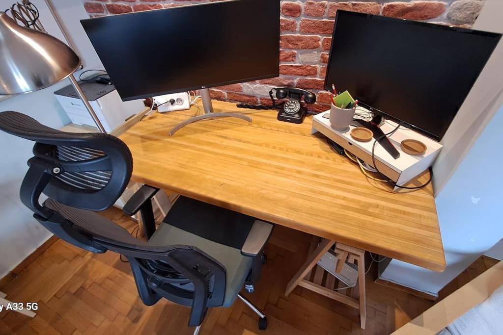 A Home Office penthouse, Syngrou- Fix Metro St.