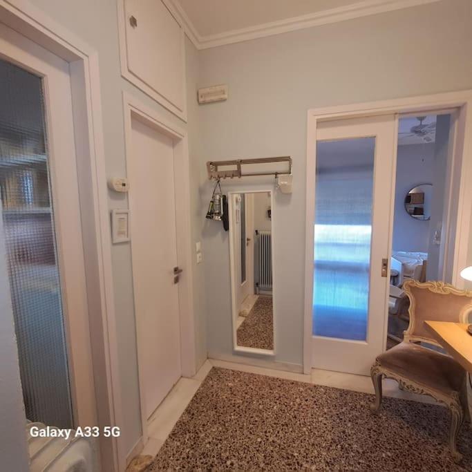A Home Office penthouse, Syngrou- Fix Metro St.