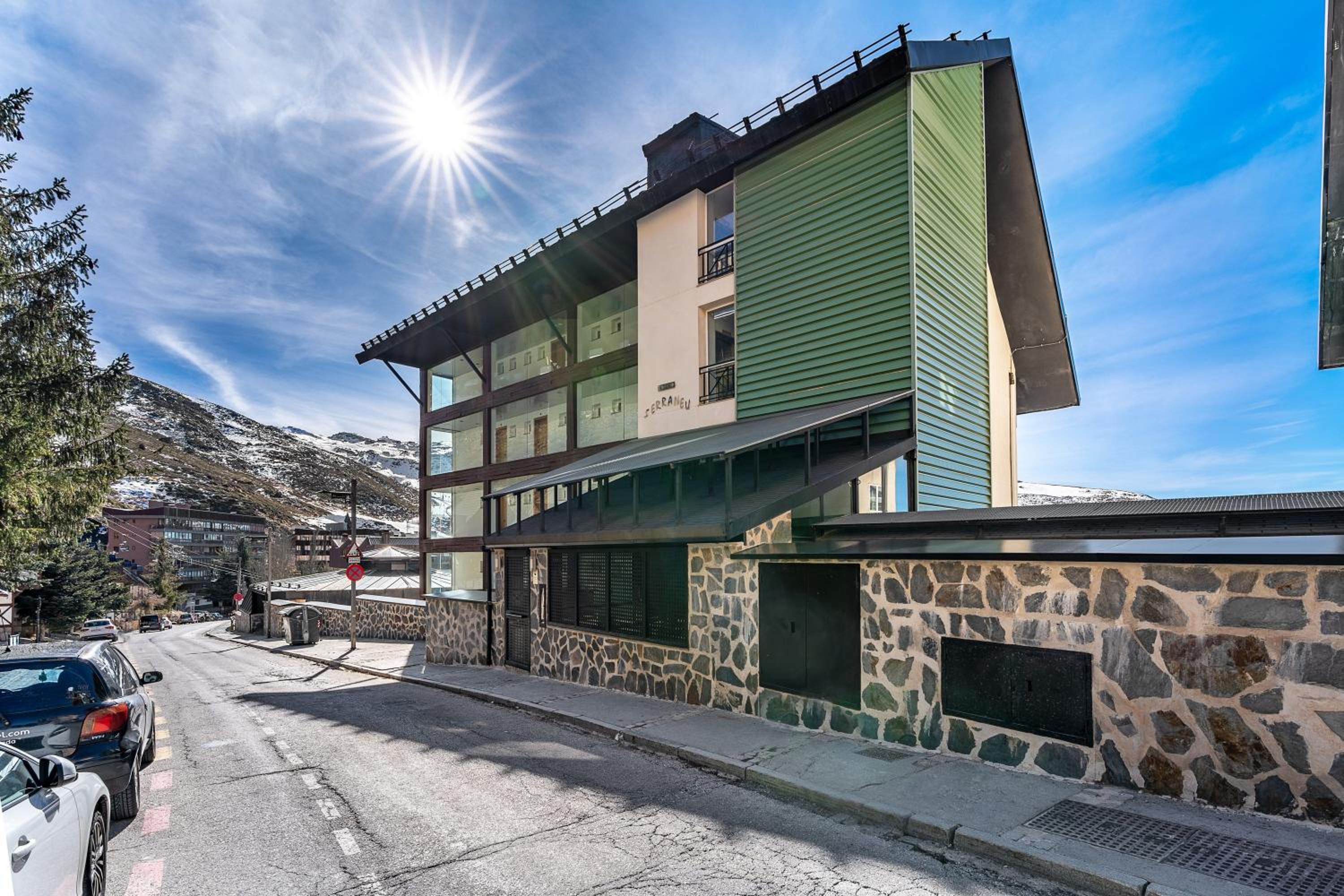 Edif Serraneu Estudio photo 2